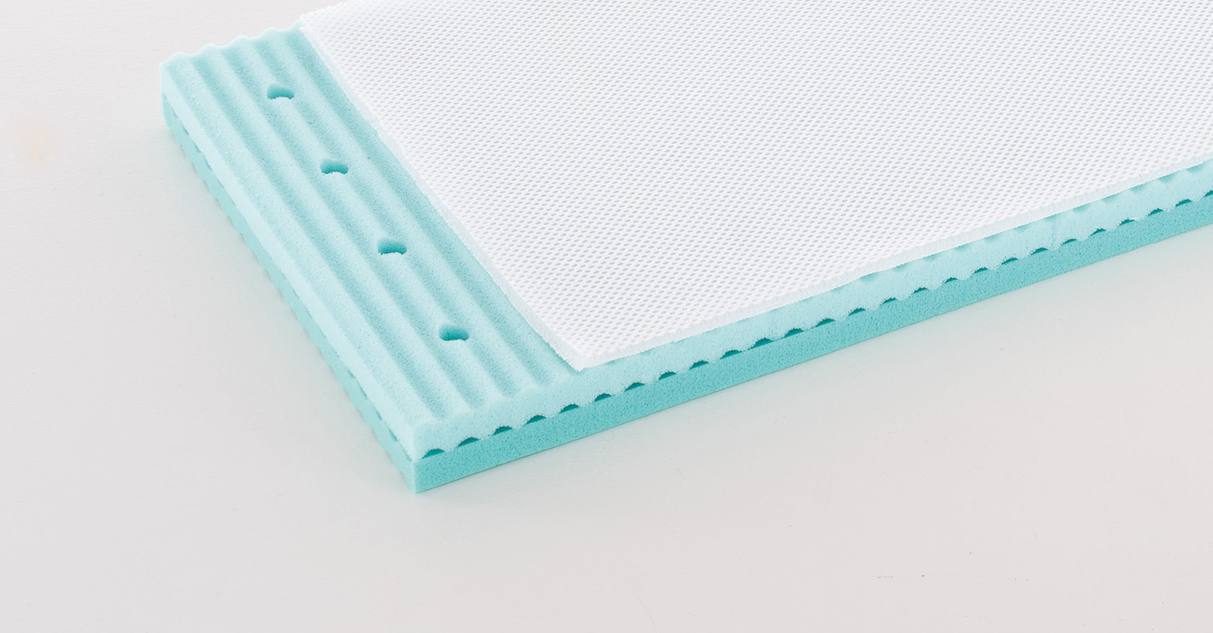 Babymatratze TRÄUMELAND, B:50cm H:7cm L:100cm, weiß, Bezug (oben): 62% Polyester, 38% Lyocell (TENCEL ). Bezug (unten): 100% Polyester. Steppfüllung: