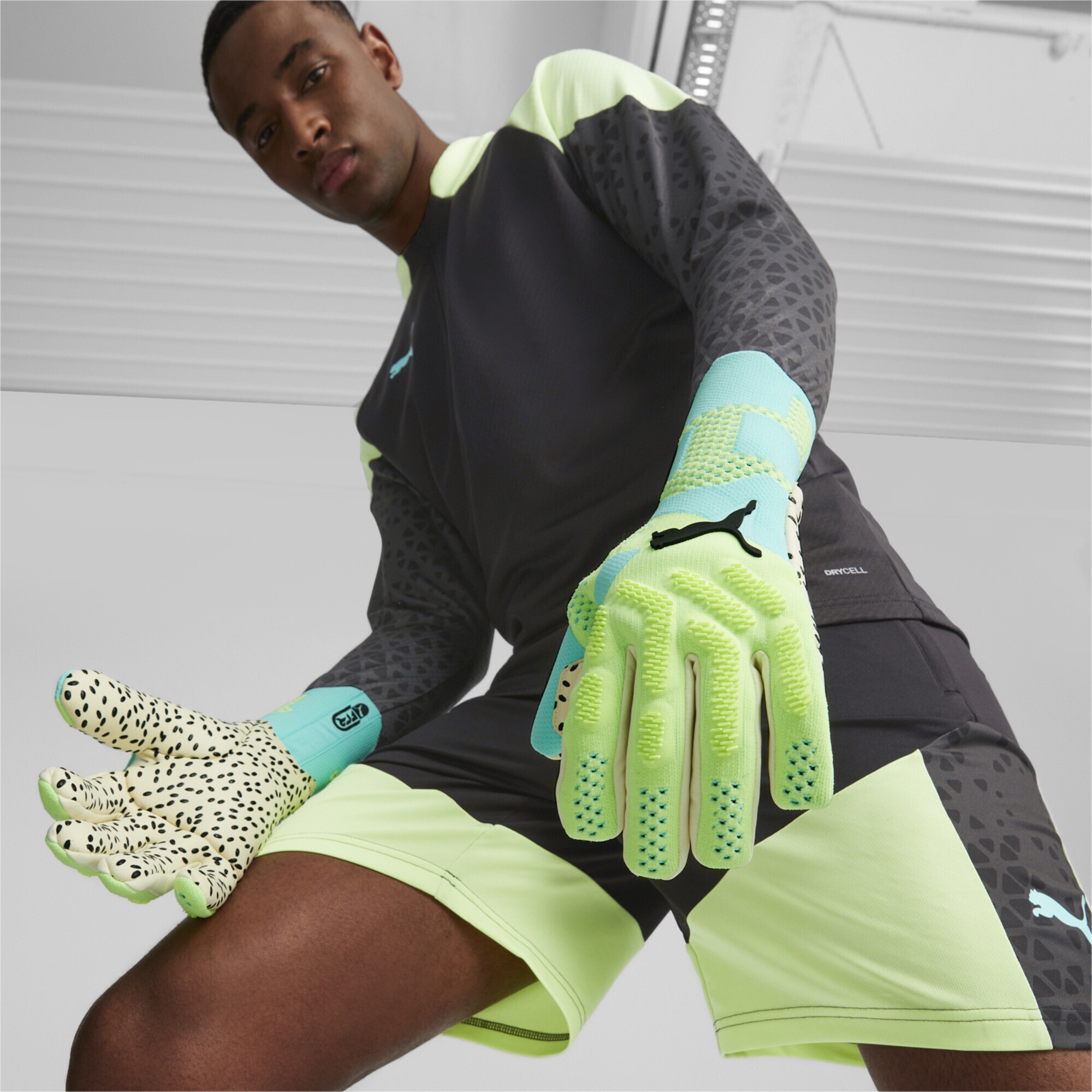 PUMA Torwarthandschuhe »FUTURE Ultimate Negative Cut Fußball Torwarthandschuhe Herren«