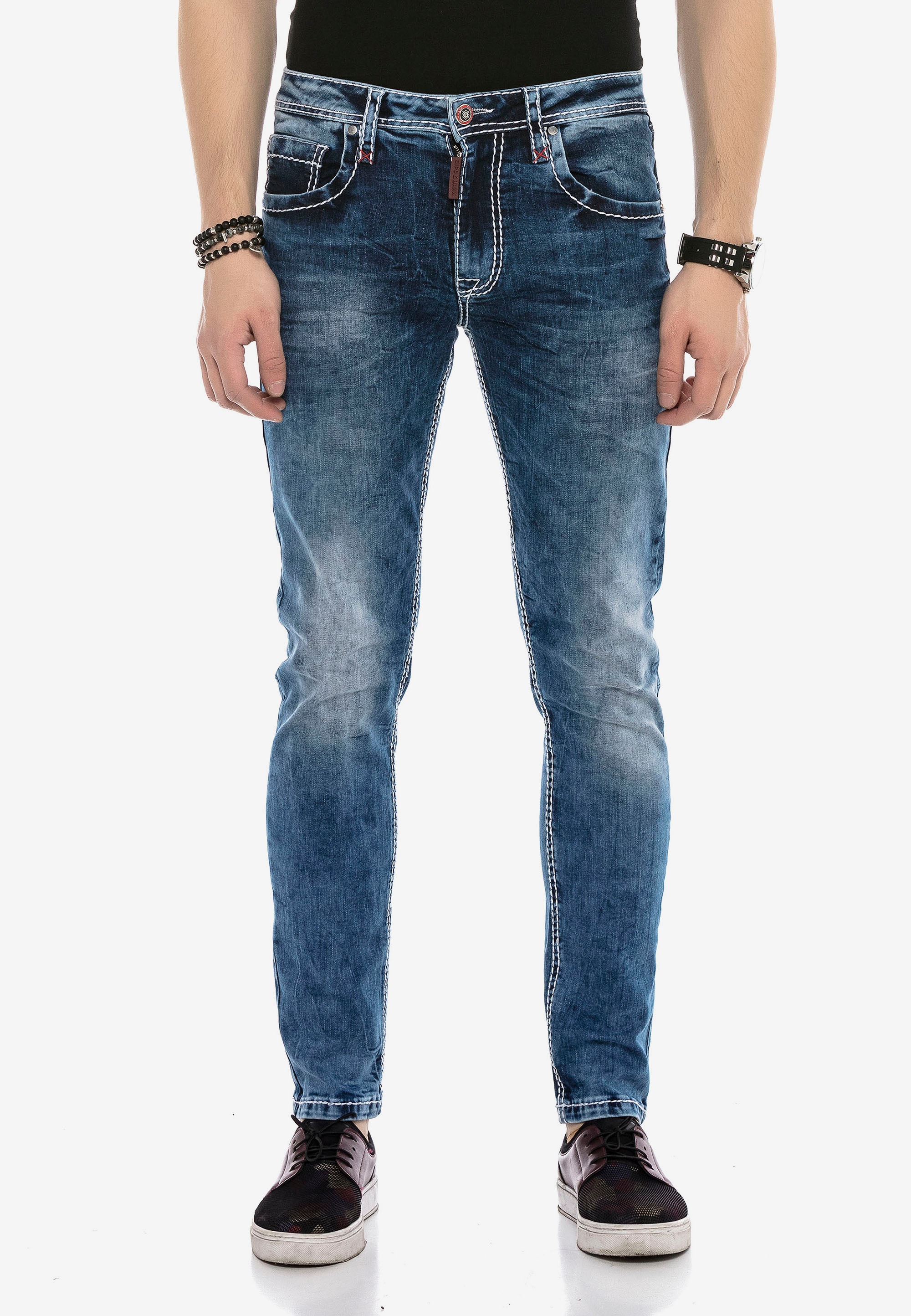 Cipo & Baxx Bequeme Jeans, in klassischem Design