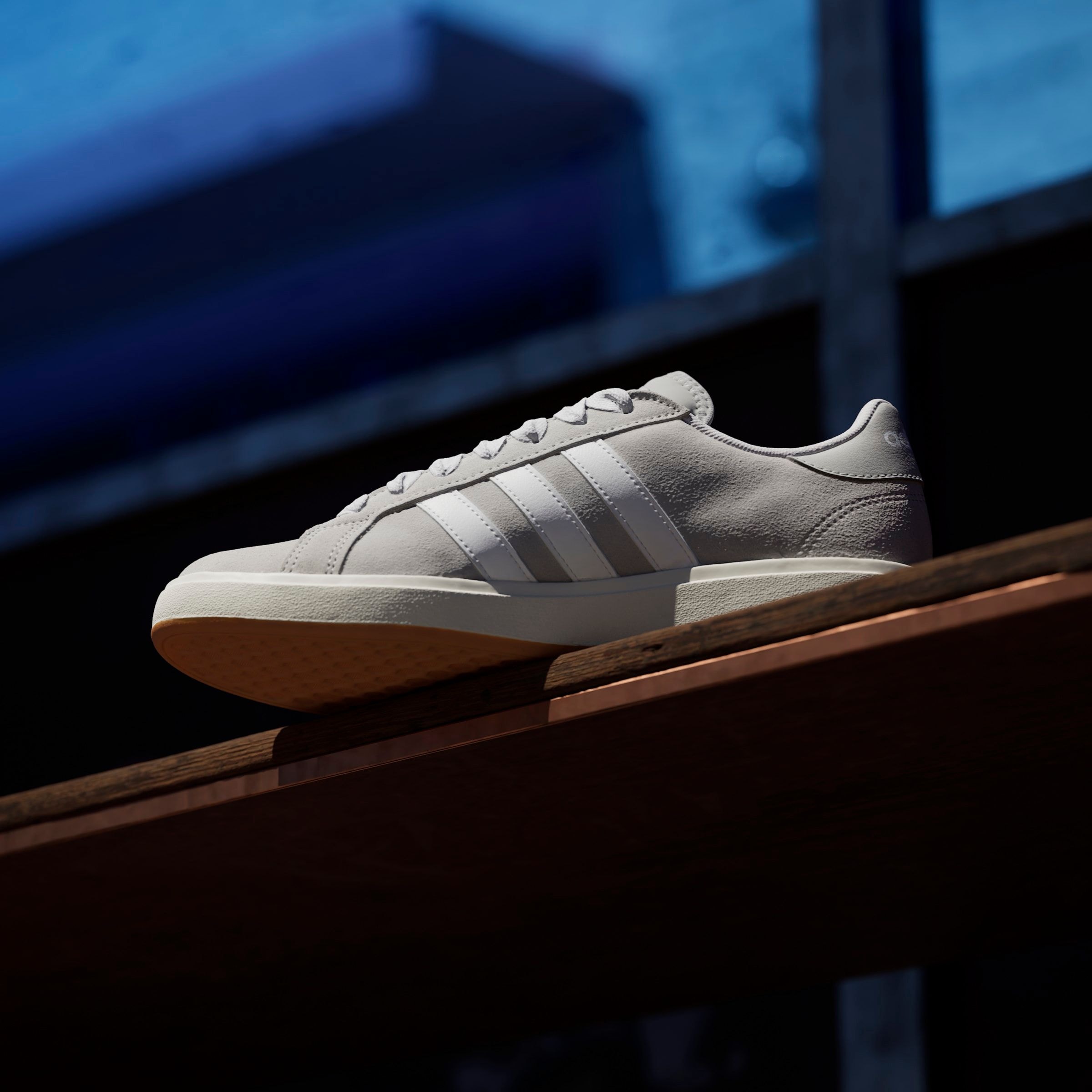 adidas Sportswear Sneaker »GRAND COURT BASE 00S«, Design auf den Spuren des adidas Campus 00