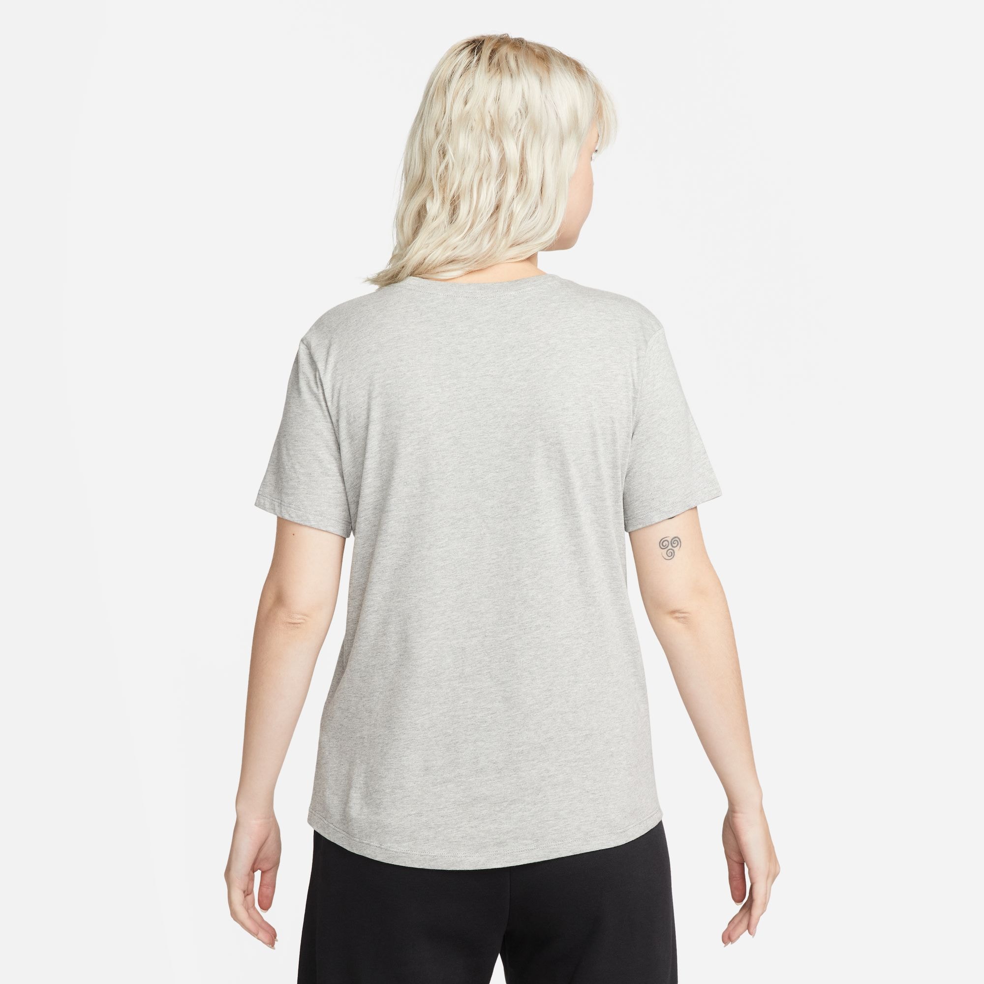 Nike Sportswear T-Shirt »Nike Sportswear Essentials Women's Logo T-Shirt« Basic Damen T-Shirt mit Logo