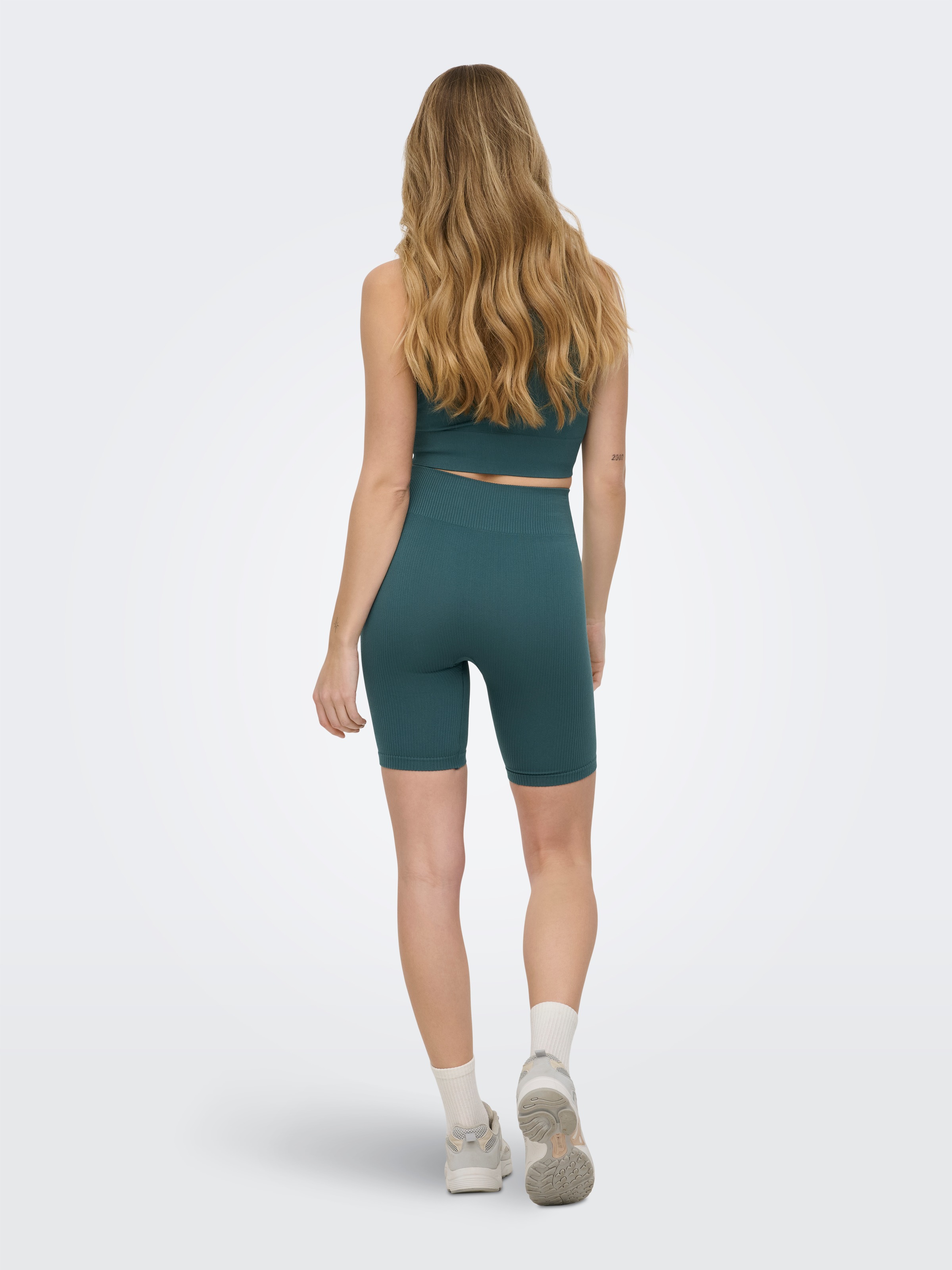 ONLY Play Trainingsshorts »ONPJAIA LIFE HW RIB CIR LONG SHORTS«  in feiner Rippstruktur mit Nylon