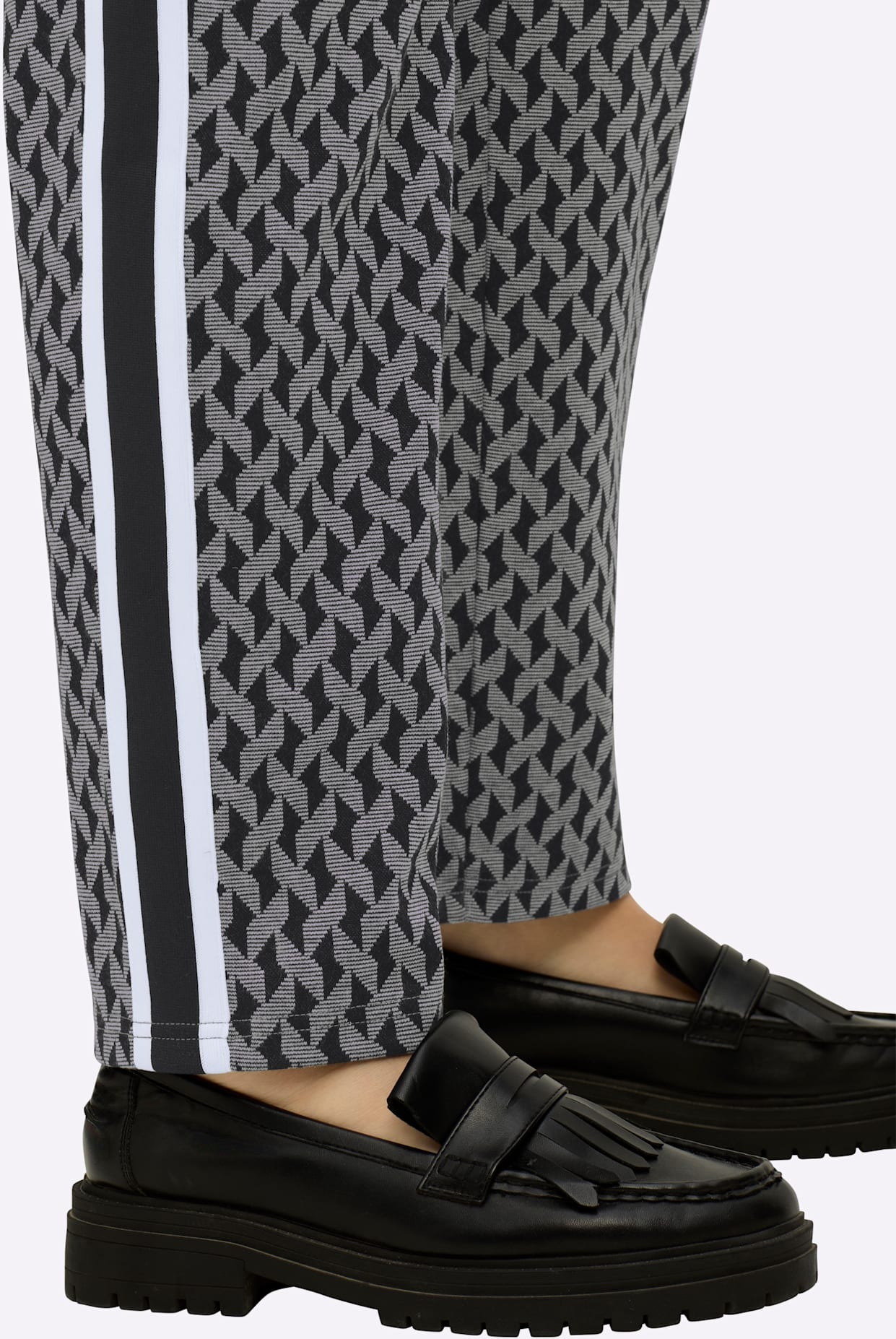 Sheego Jogger Pants Women's Black/Ecru Patterned Size 40 3