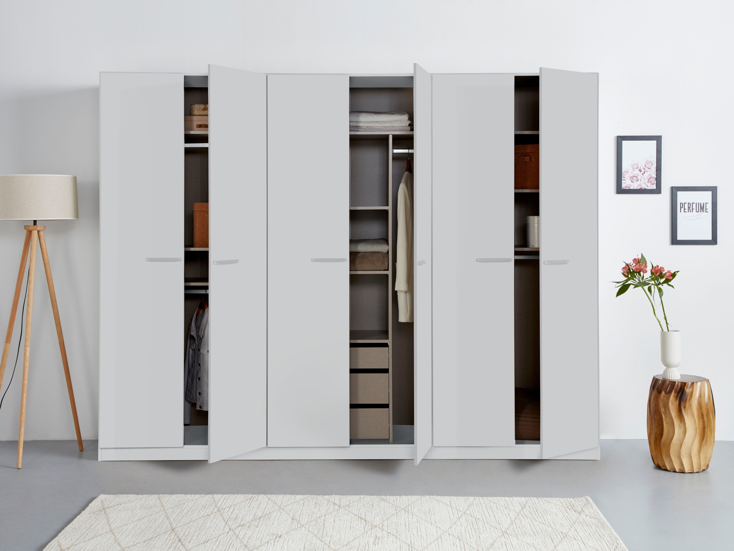 rauch Drehtürenschrank »Kleiderschrank Schrank Garderobe TOPSELLER OTELI inkl. Inneneinteilung«, (erhältlich in Breiten 91-360 cm, ab Breite 136cm inkl. Innenschubladen), mit zusätzlichen Einlegeböden, optional mit Spiegel MADE IN GERMANY