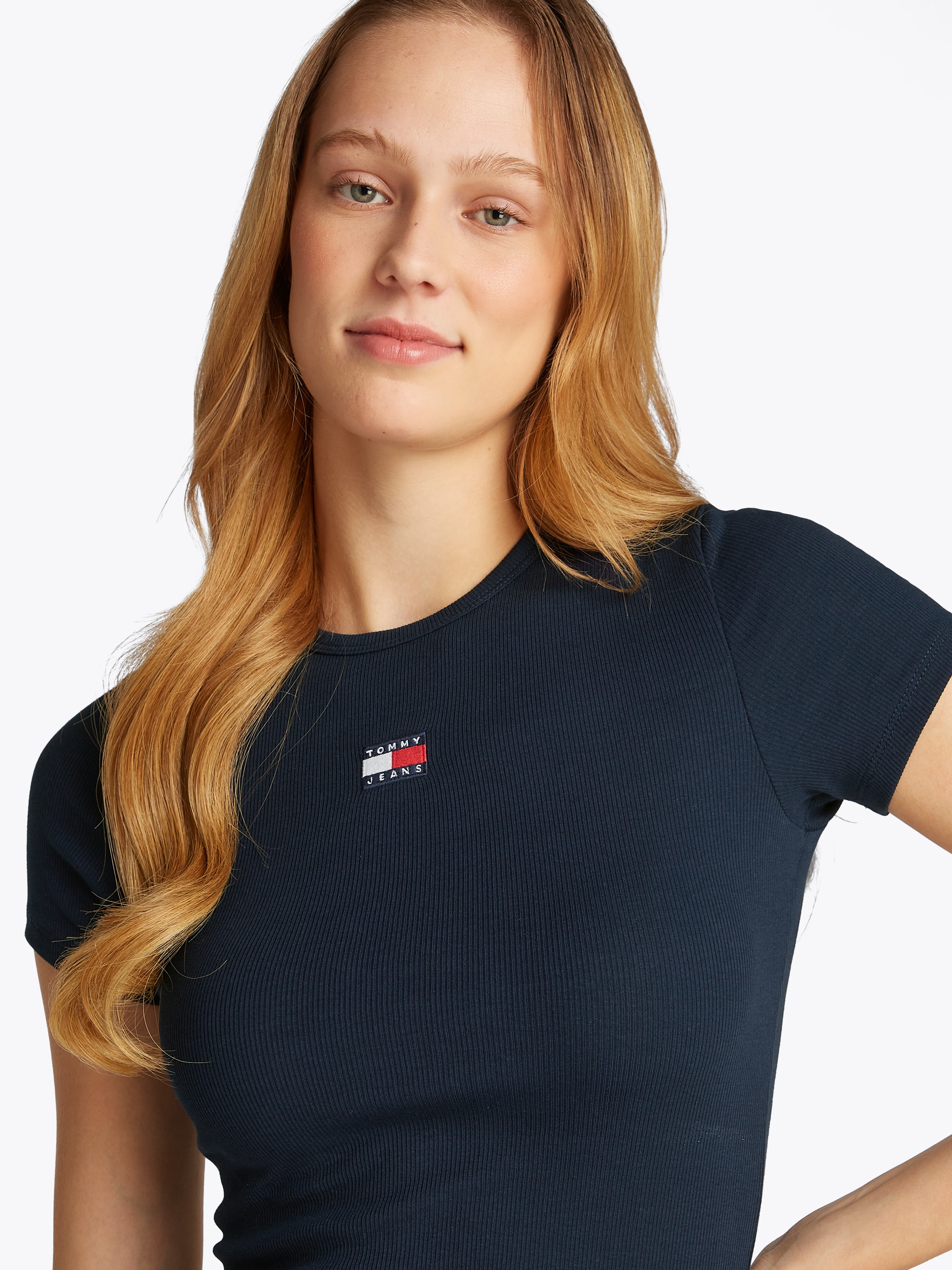 Tommy Jeans T-Shirt "TJW SLIM BADGE RIB TEE", mit gerippter Struktur günstig online kaufen