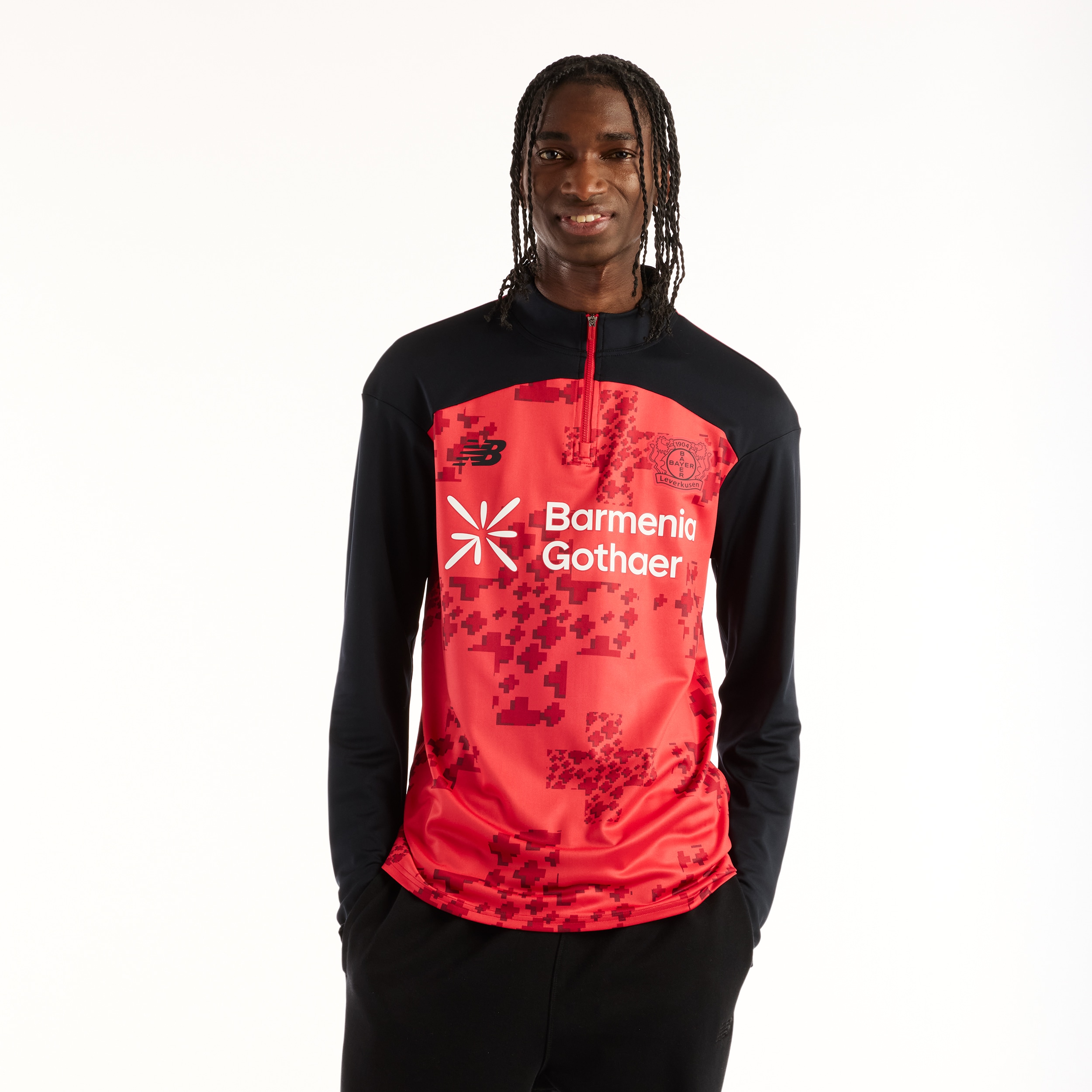 New Balance T-Shirt "Bayer 04 26/27 Midlayer" mit Rundhalsausschnitt, Kurzarm, aus Jersey, normale Länge