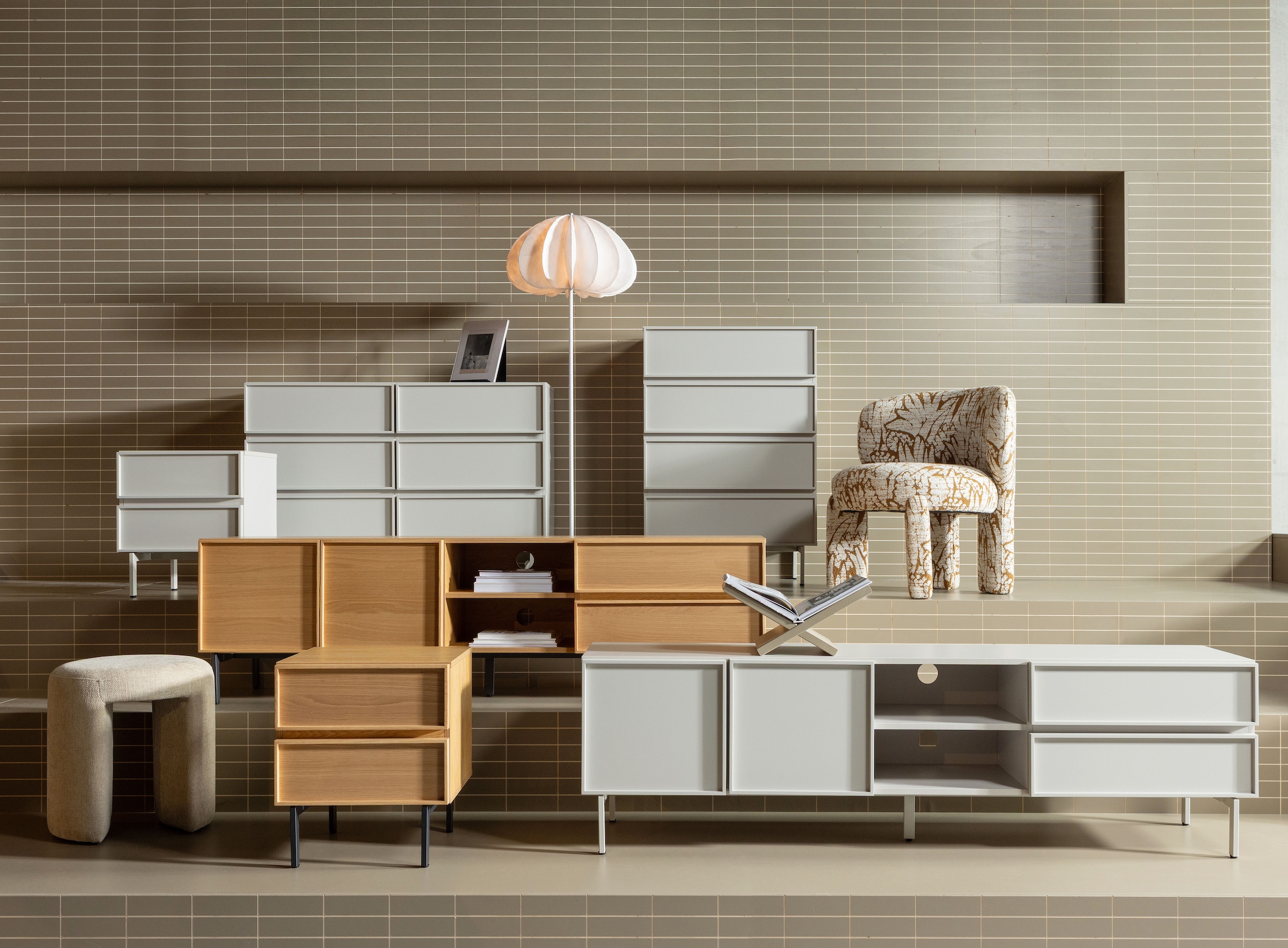 WOOOD Nachtkommode "Tours mit kompakter Ausführung und Melamin-MDF B 45 x T 42 x H 51 cm" Schmutzabweisende Oberfläche, Tragkraft Deckplatte 50 kg