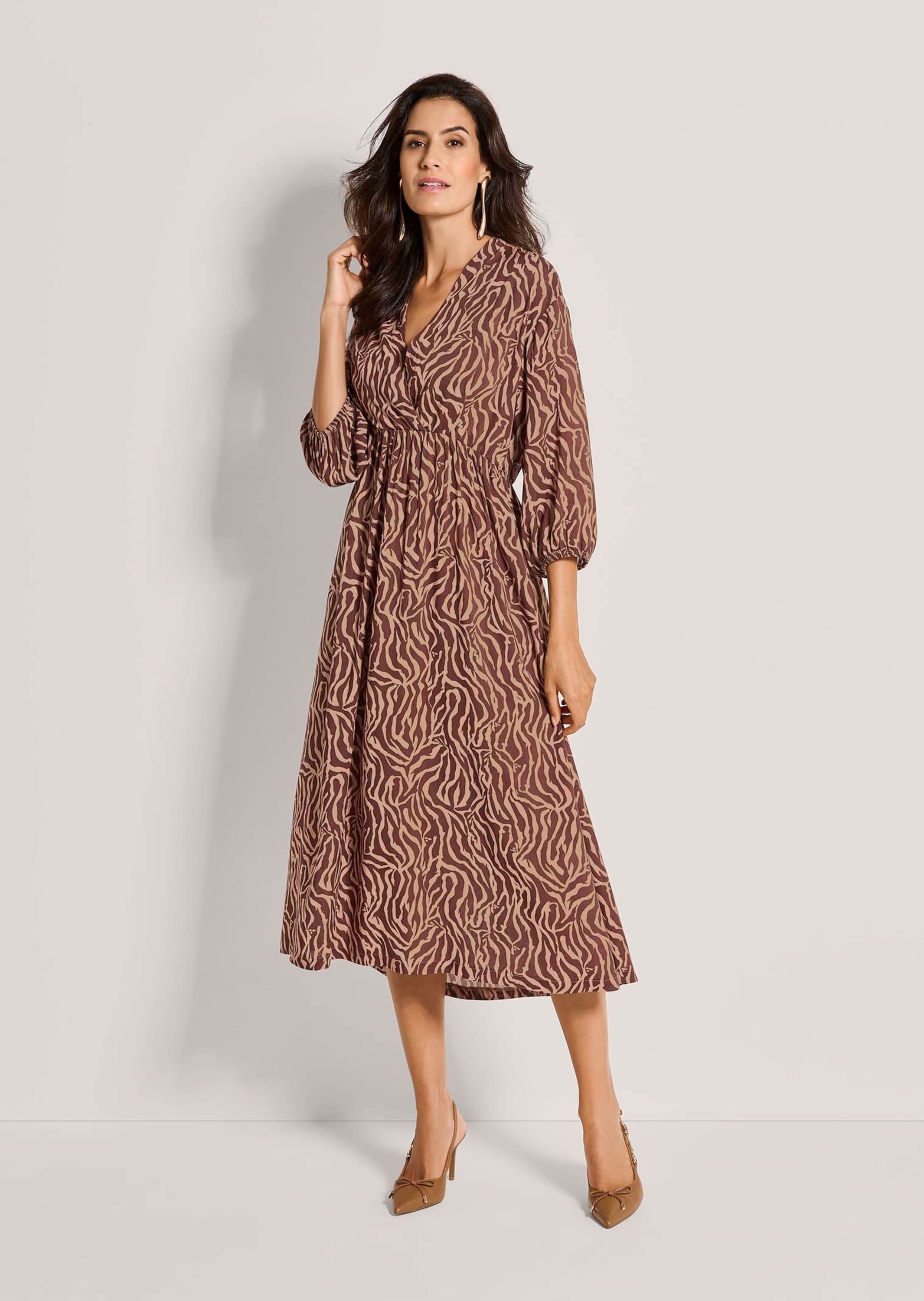 MADELEINE Midikleid »Sommerkleid Wickelkleid mit Allover-Print« Wickeloptik