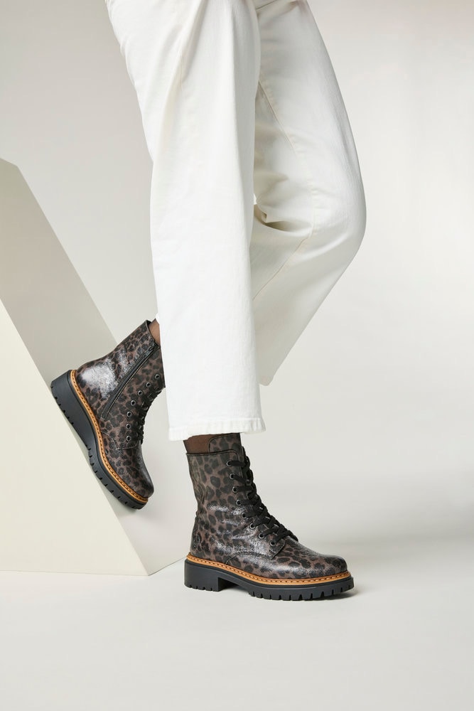 Rieker Schnürboots, Schnürstiefelette, Profilsohle, mit kontrastfarbenem Sohlenrand