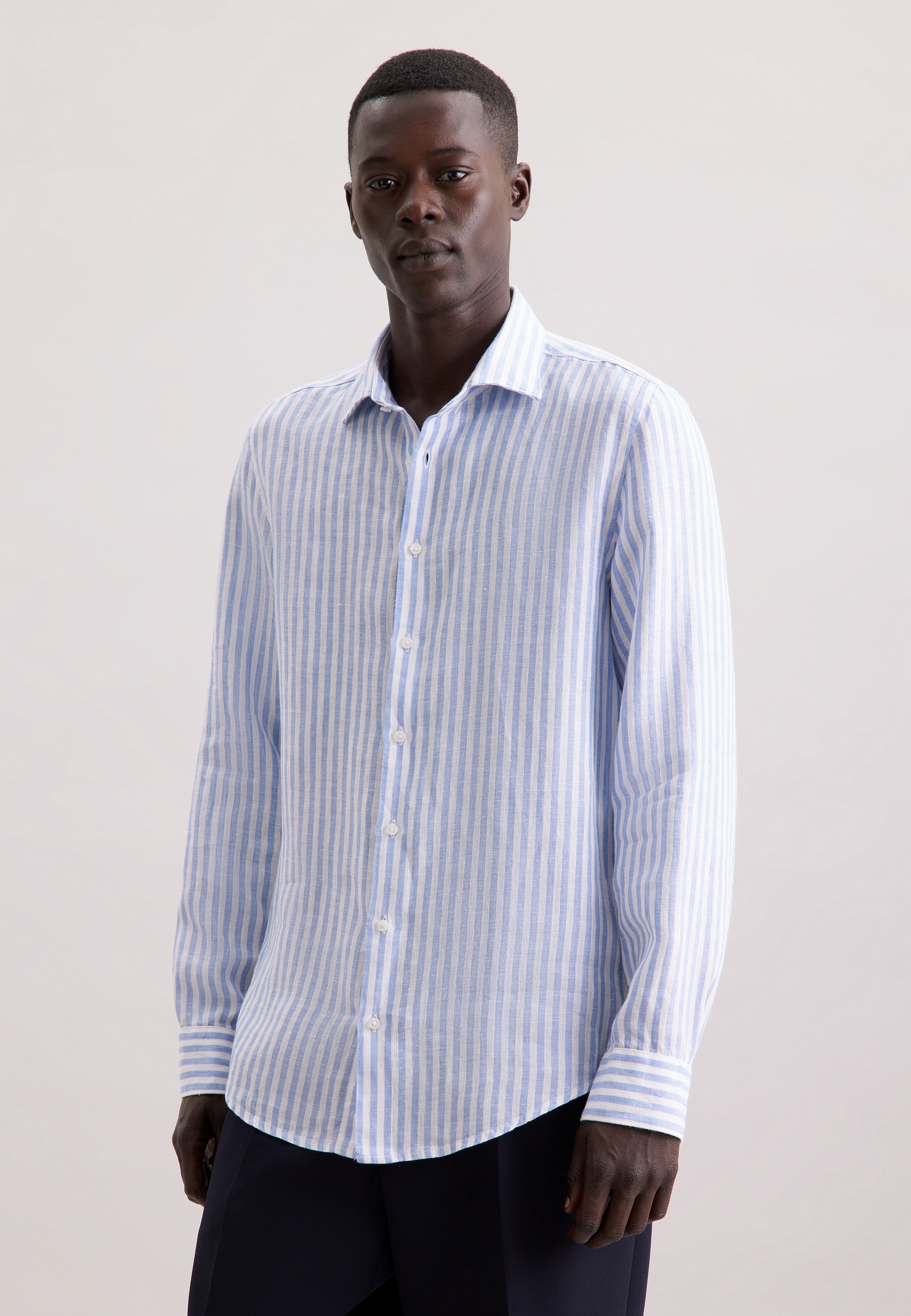SEIDENSTICKER Herren Businesshemd "Slim", blau, Gr. 44, gestreift, 100% Leinen, Hemden, Slim 1/1 Kentkragen Streifen