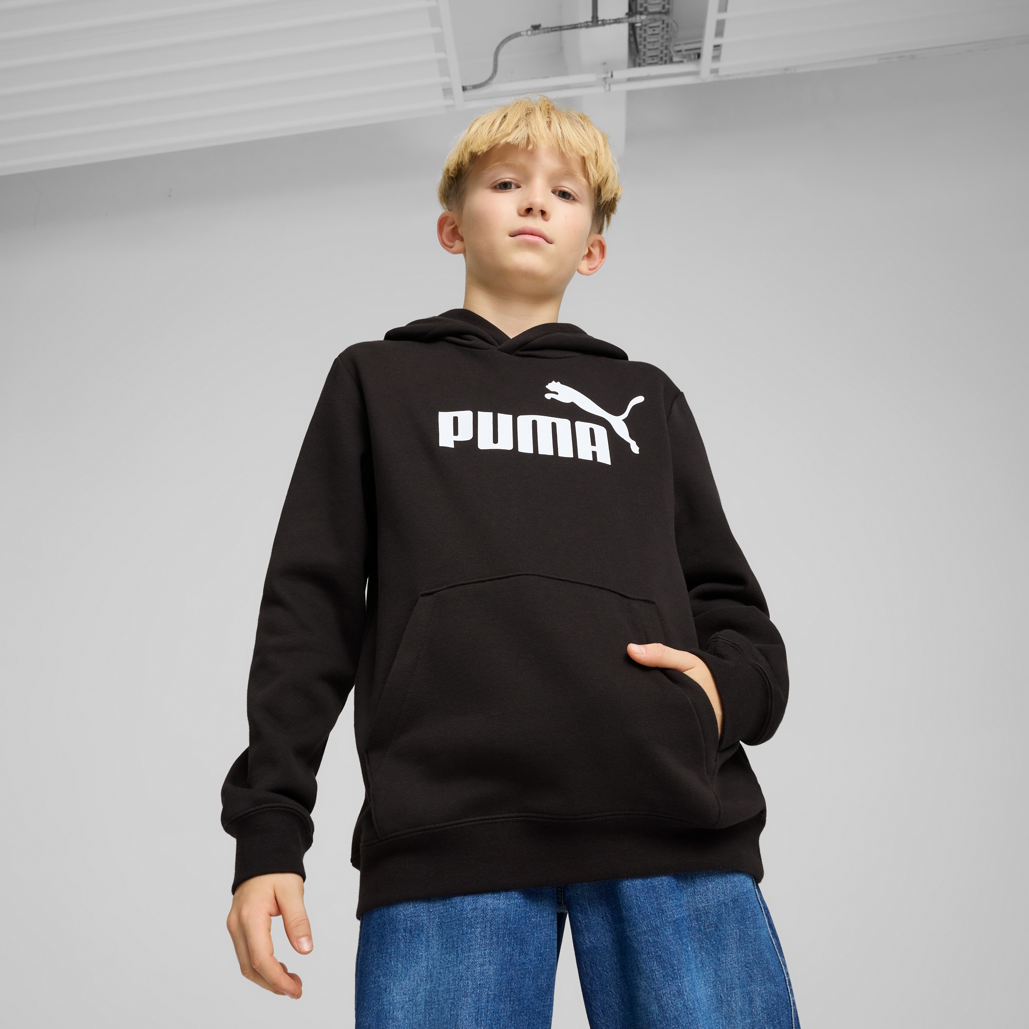 PUMA Kapuzensweatshirt "ESS NO 1 LOGO HOODIE FL B", mit Rundhalsausschnitt, mit Kapuze mit Jerseyfutter