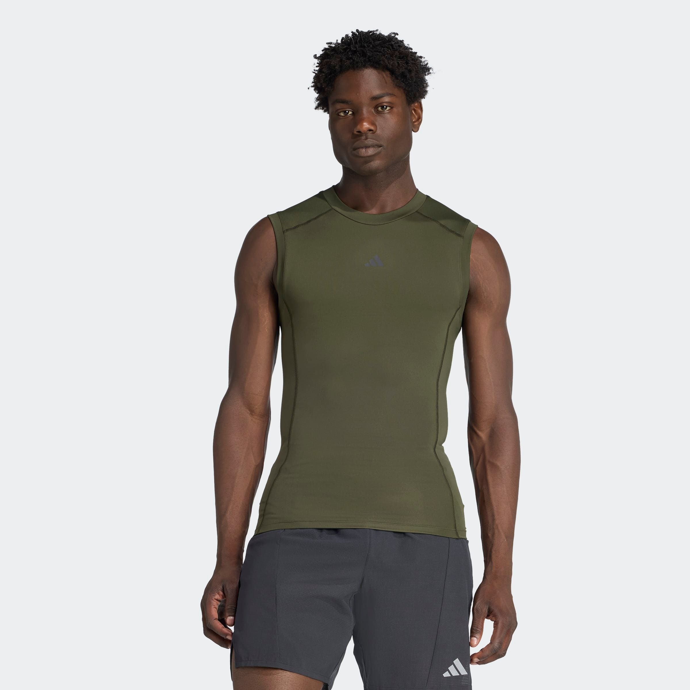 adidas Performance Tanktop "TECHFIT COMPRESSION TRAINING SLEEVELESS" mit Rundhalsausschnitt, ohne Verschluss, normale Länge