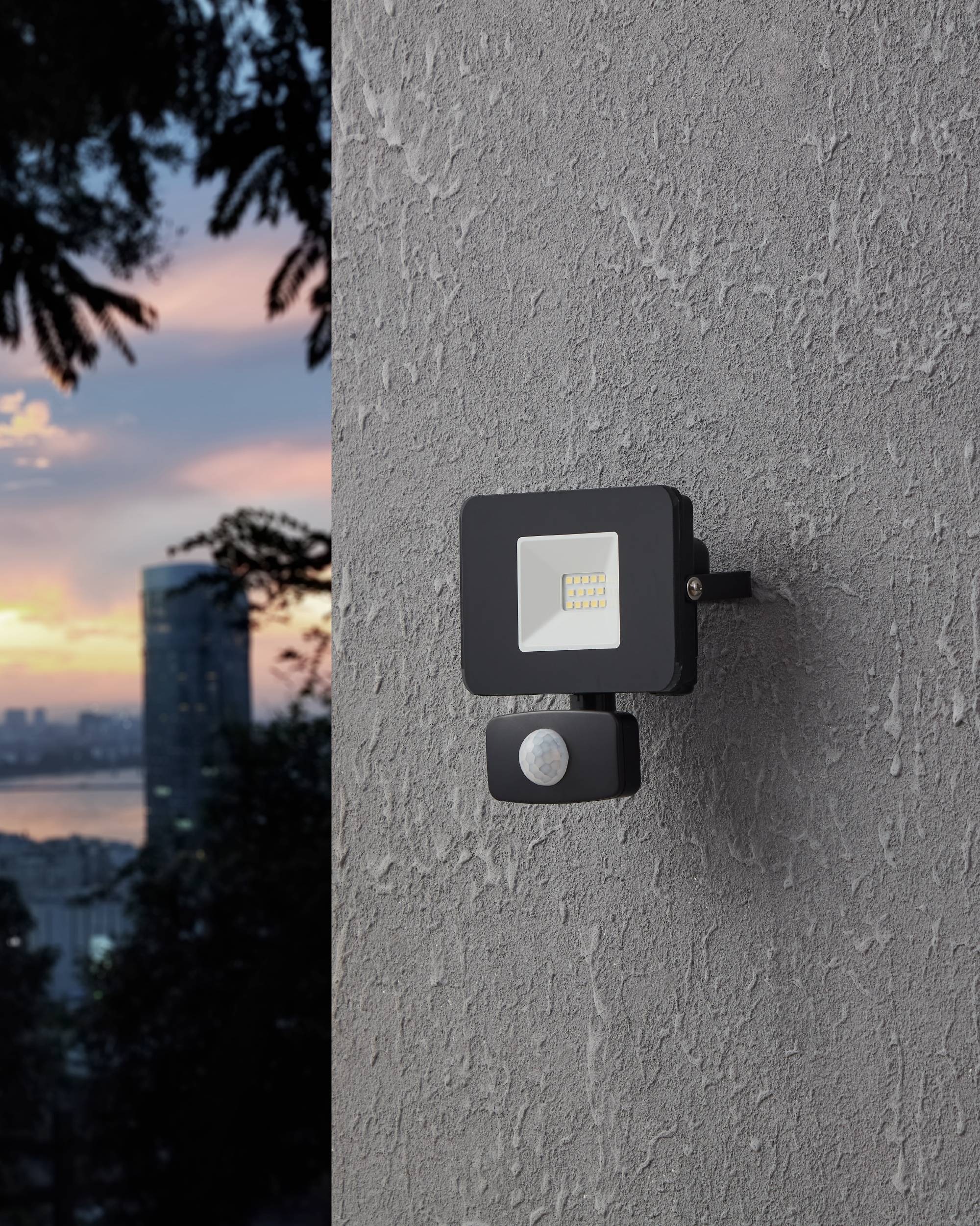 EGLO Wandleuchte »Faedo 3, Außen-Strahler, Außenleuchte, Wandstrahler, IP44, Lampe« LED-Modul 1 Stk. Kaltweiß Wand-/Deckenleuchte - L11 x H13,5 x AL5 cm - schwarz - 10W inkl.