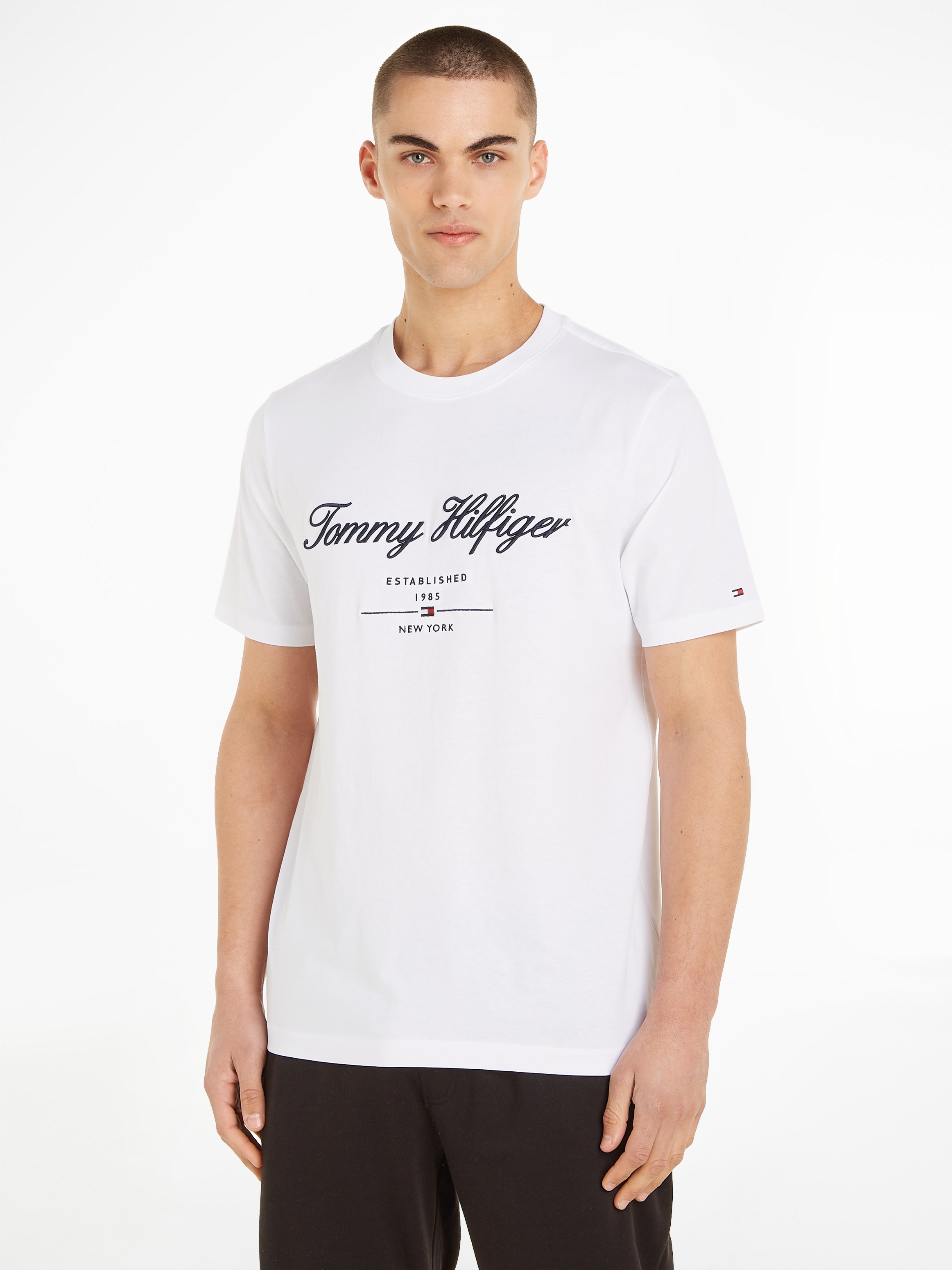 Tommy Hilfiger T-Shirt »SCRIPT LOGO TEE« mit aufgesticktem Logo