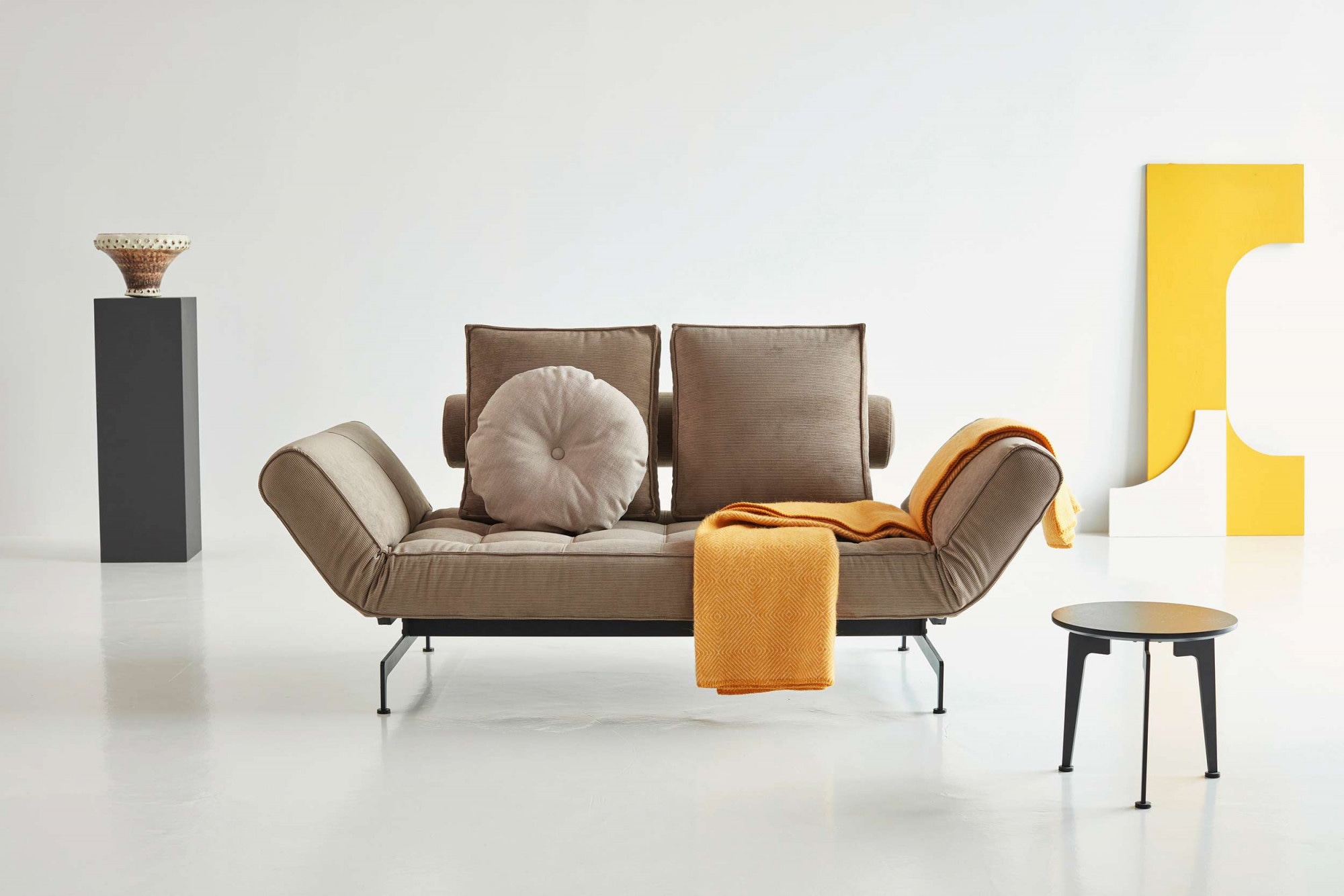 INNOVATION LIVING ™ 3-Sitzer »Ghia Schlafsofa«, eine große Liegefläche mit geringer Stellfläche, beidseitig abklappbar
