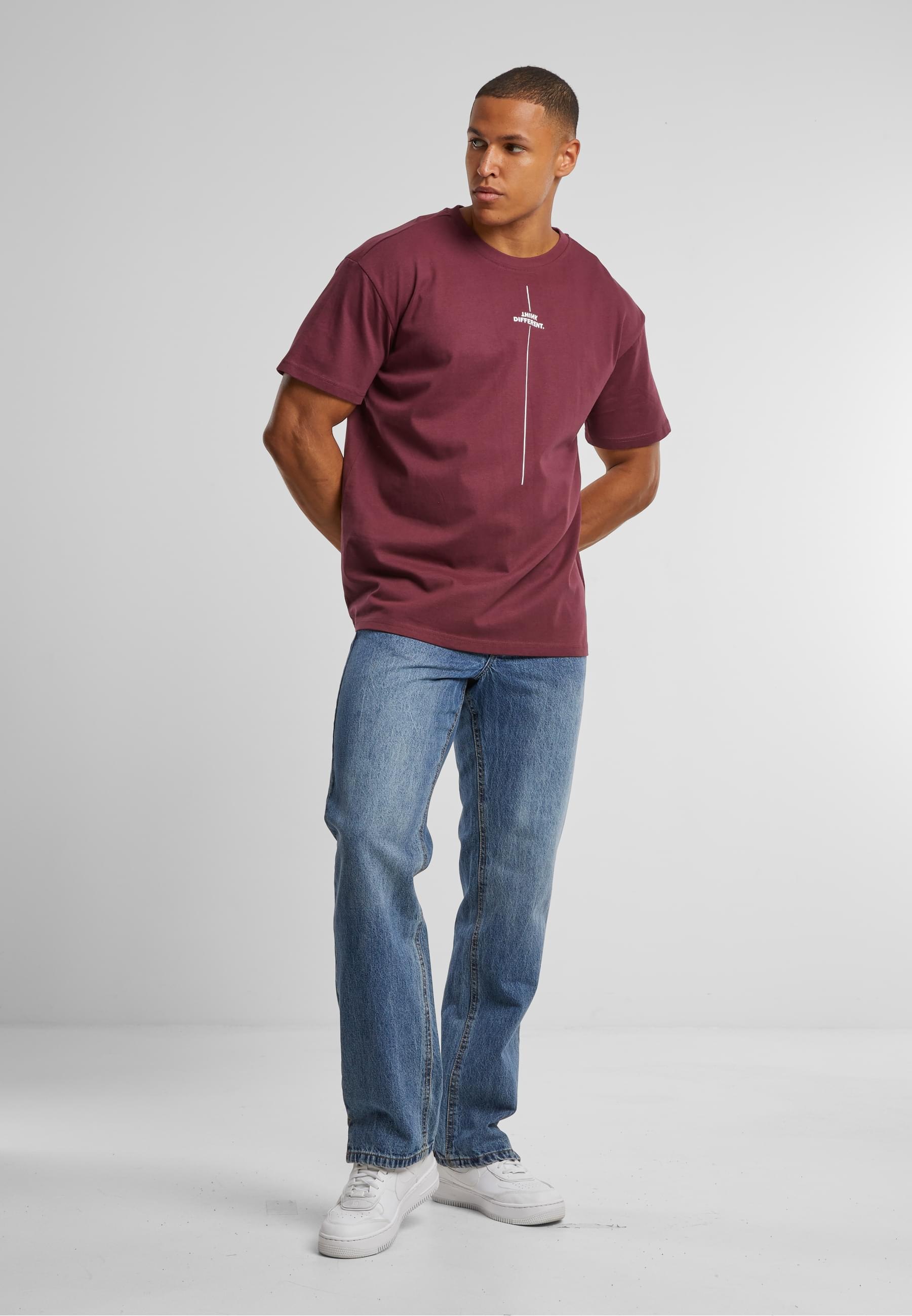 Merchcode T-Shirt »Merchcode Herren Think Different Heavy Oversized Tee«, (1 tlg.)