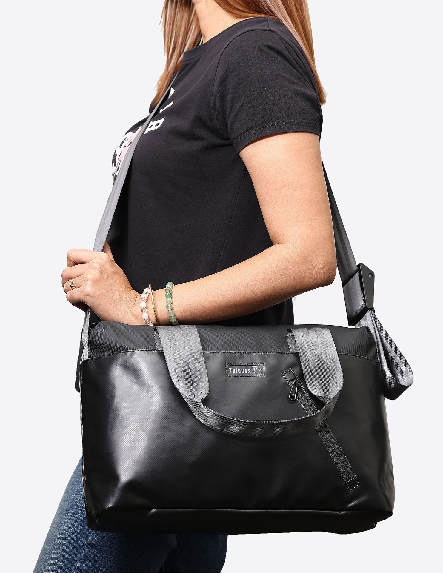 7clouds Umhängetasche »Erkan 7.1« mit recyceltem PET