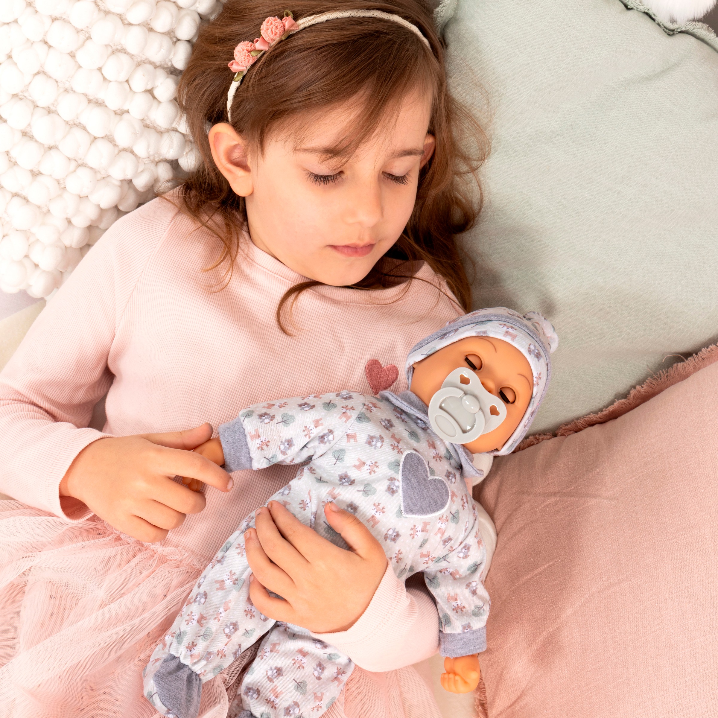 Bayer Babypuppe »First Words Baby, 38 cm, grau«, (3 tlg.), mit Schlafaugen und Babygeräuschen