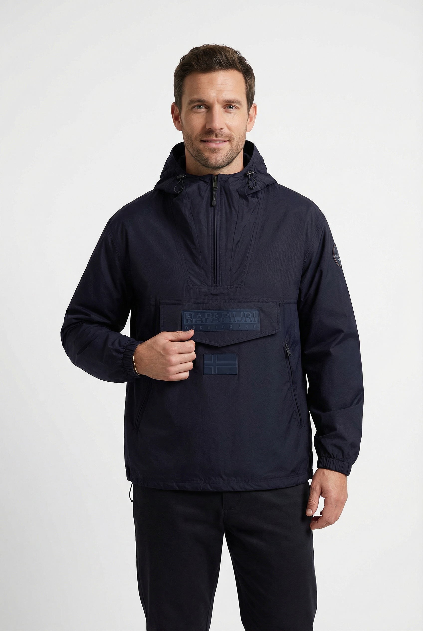 Napapijri Windbreaker "Rainforest" mit Kapuze mit hochschließendem Kragen, windabweisend und wasserabweisend