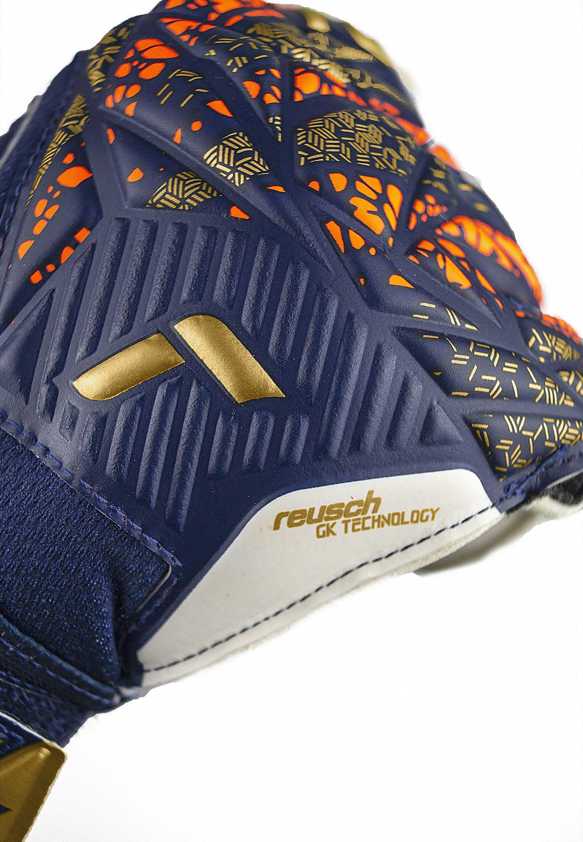Reusch Torwarthandschuhe »Attrakt Grip«, mit Expanse Cut