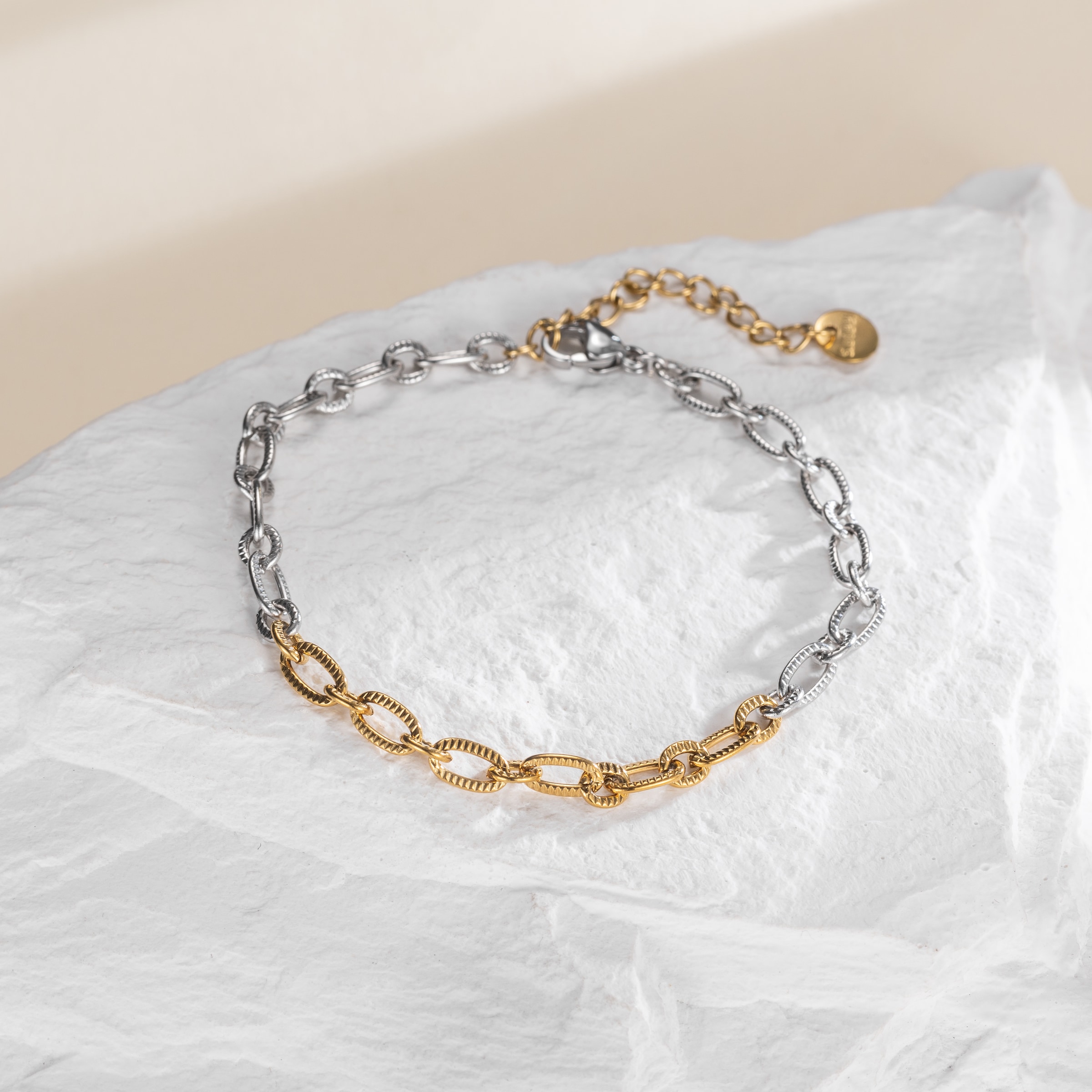 Firetti Armband »Schmuck Geschenk Edelstahl Armschmuck Armkette Ankerkette Bicolor«