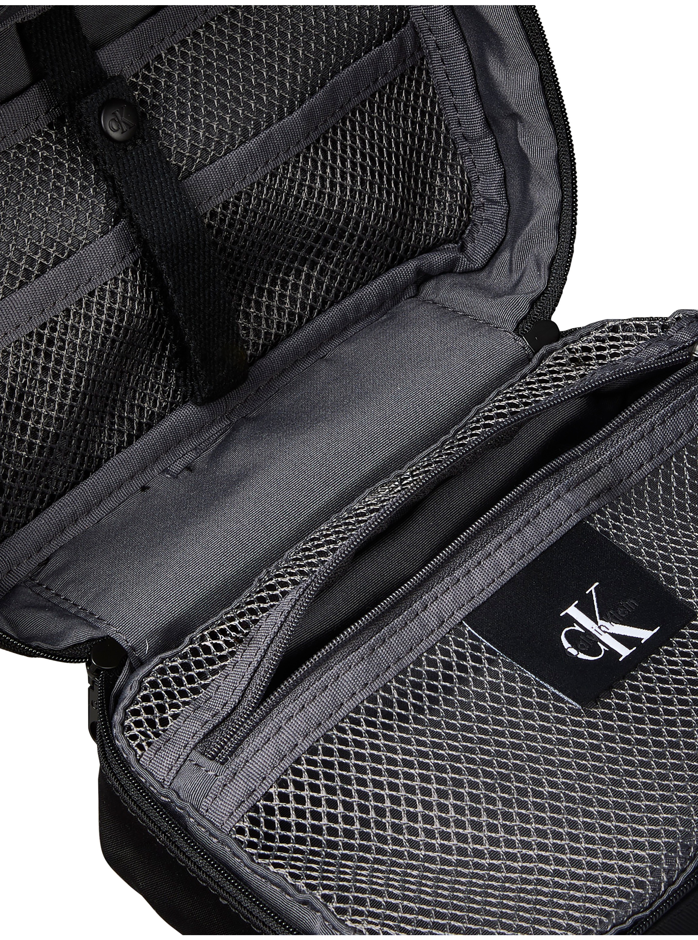 Calvin Klein Kulturbeutel »BOLD WASHBAG« Unisex Minibag, Hygienebeutel mit aufteilenden Netzeinsätzen