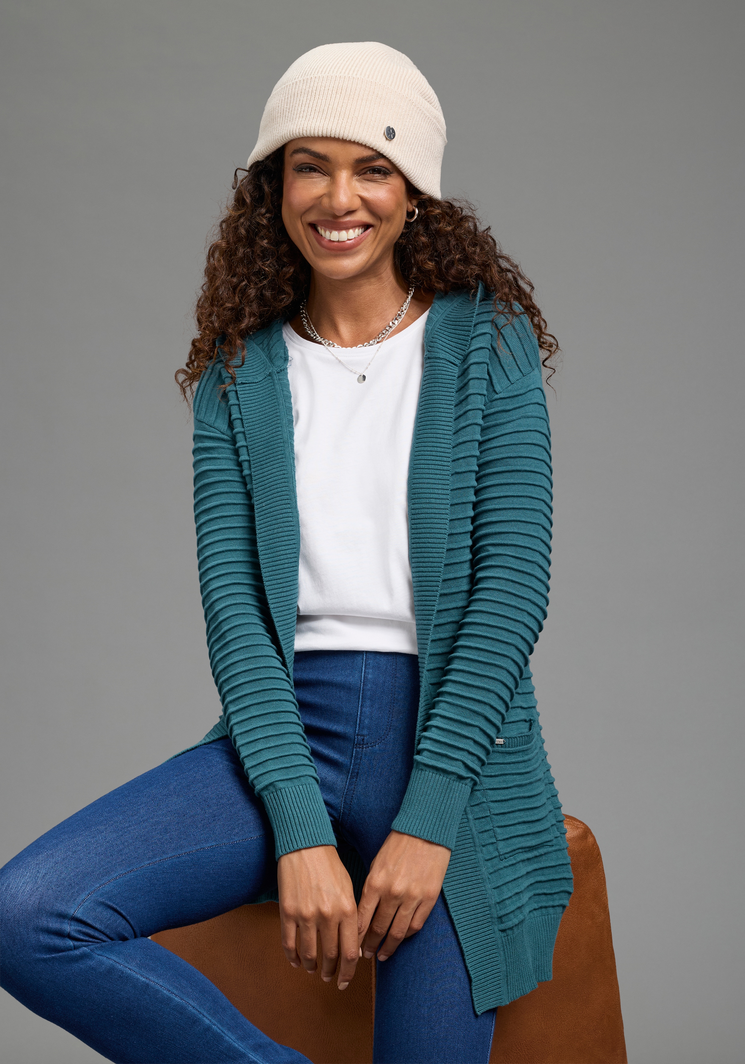 Laura Scott Kapuzenstrickjacke "mit figurumspielender Passform" mit gestreiftem Strukturmuster, aus Baumwolle
