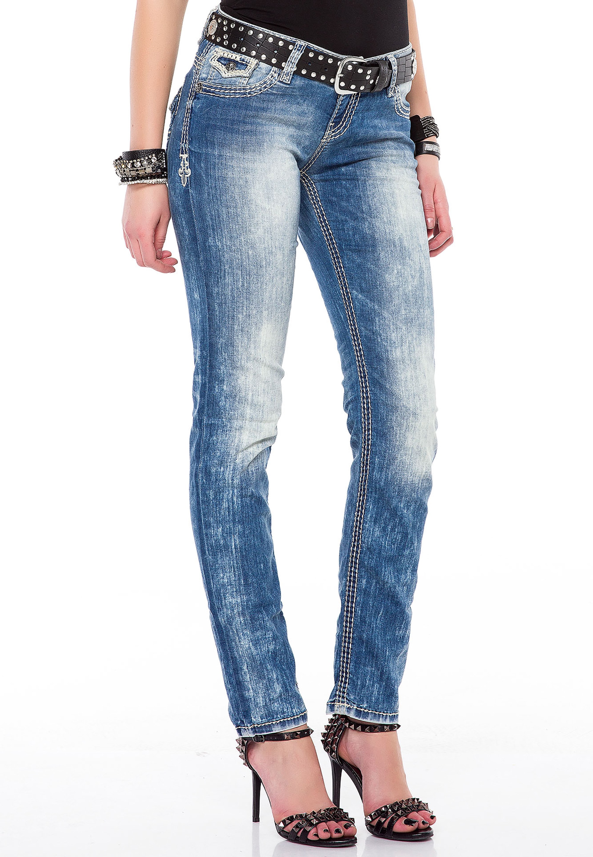 Cipo & Baxx Slim-fit-Jeans, mit weißen Nähten in Straight Fit