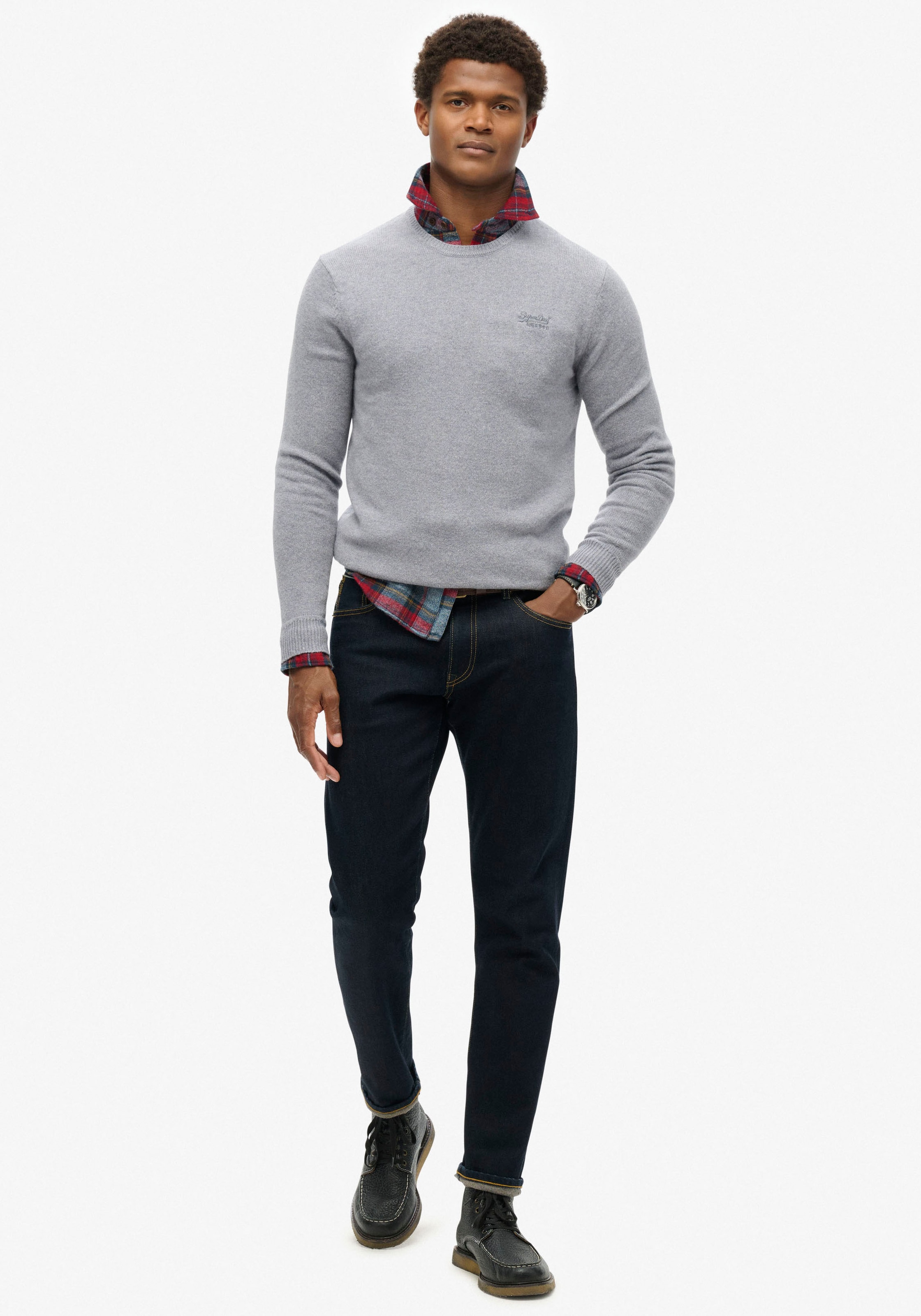 Superdry Rundhalspullover »ESSENTIAL SLIM FIT CREW JUMPER«