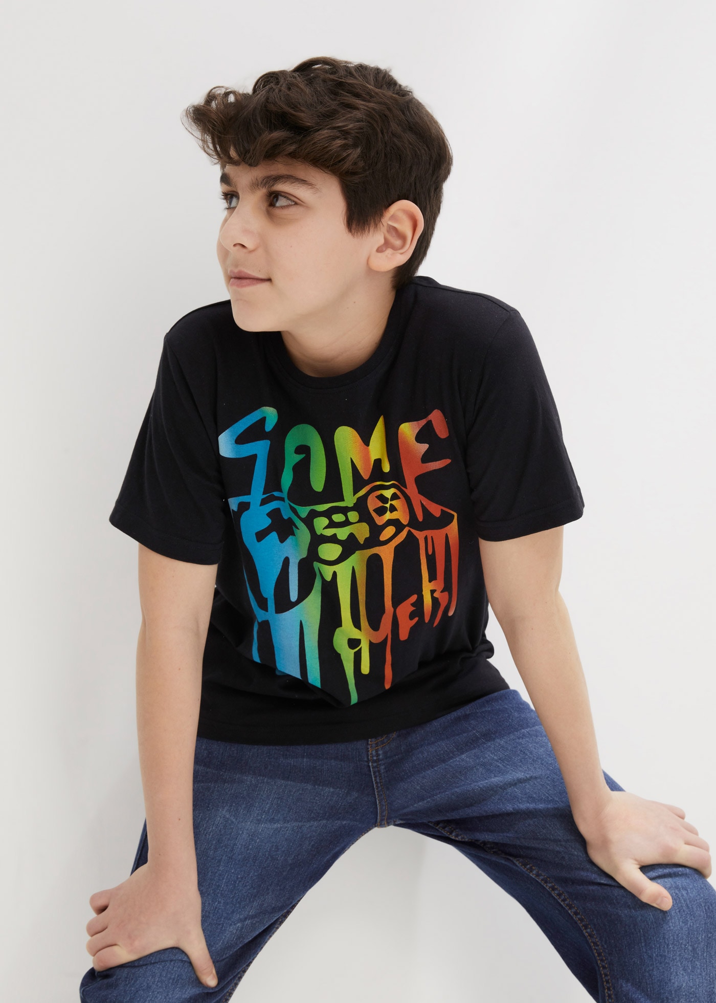 bonprix T-Shirt bequeme Passform, Kurzarm-Design, mit Gamer-Motiv, aus Baumwolle