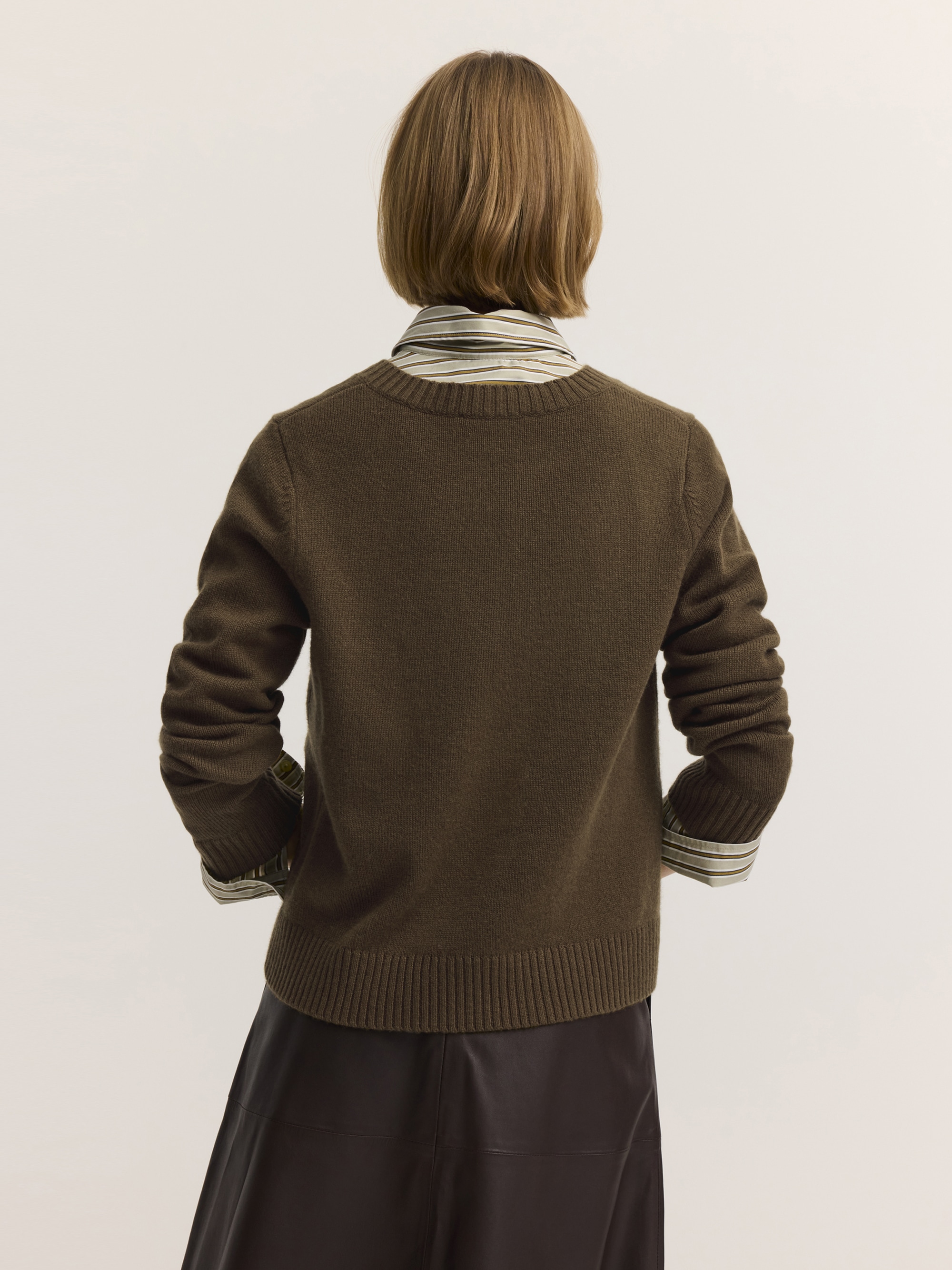 bugatti V-Ausschnitt-Pullover »Regular Fit« Regular Fit Kaschmir V-Ausschnitt Kurzarm
