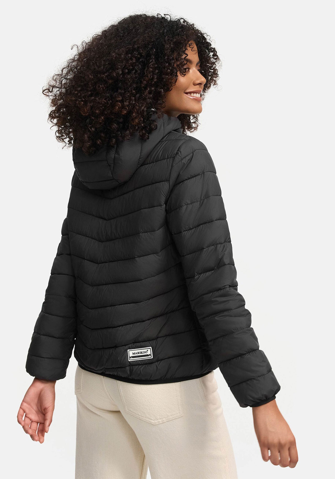 Marikoo Winterjacke »Pack mich ein«, Mit Kapuze und Beutel zum Verstauen der Jacke