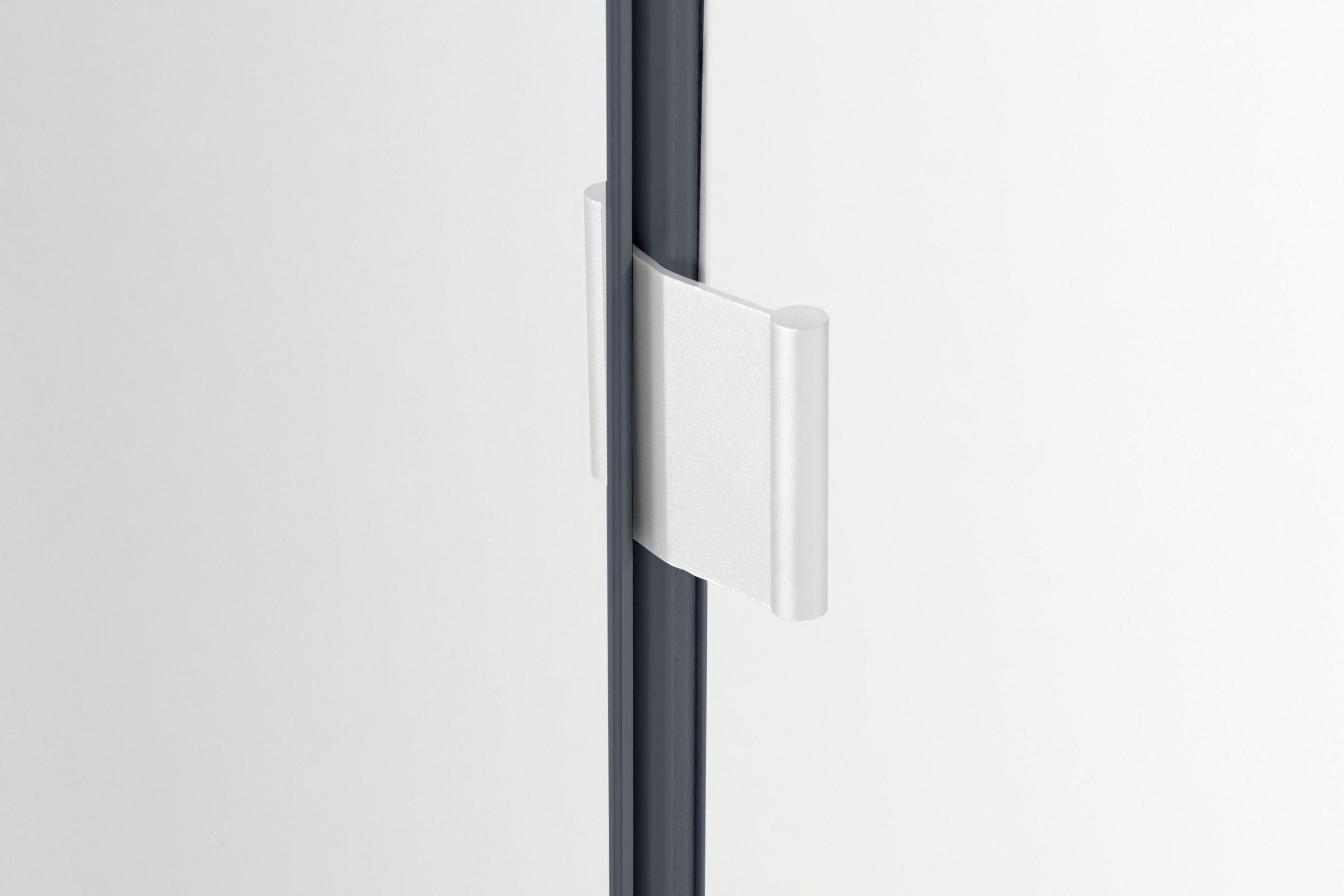 rauch Drehtürenschrank »Kleiderschrank Schrank Garderobe TOPSELLER OTELI inkl. Inneneinteilung«, (erhältlich in Breiten 91-360 cm, ab Breite 136cm inkl. Innenschubladen), mit zusätzlichen Einlegeböden, optional mit Spiegel MADE IN GERMANY