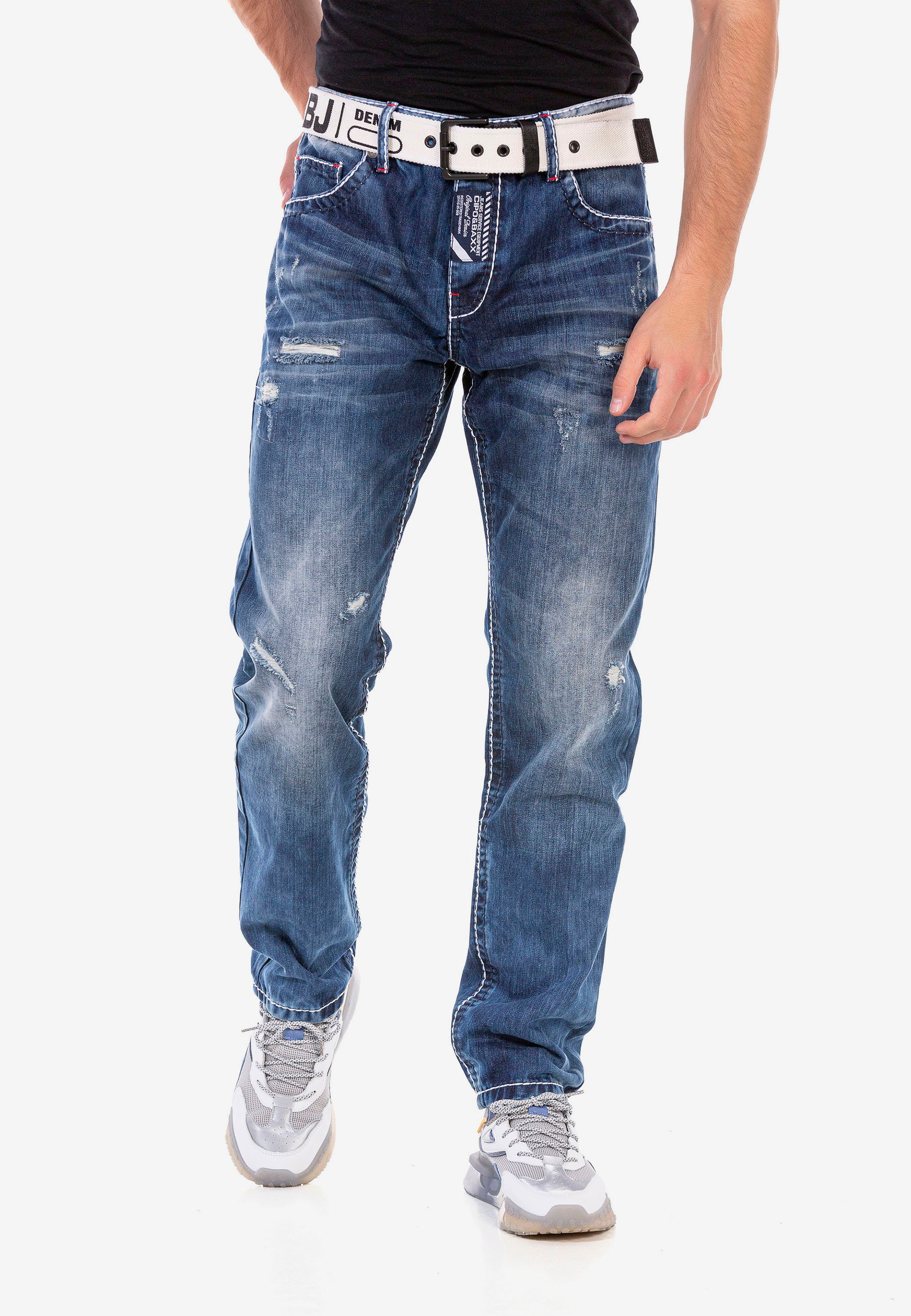 Cipo & Baxx Bequeme Jeans, mit trendigen Used-Elementen