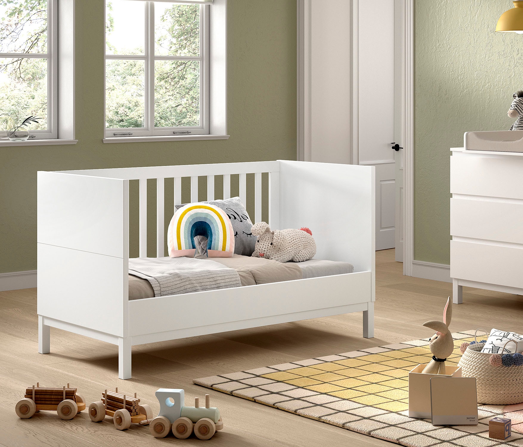 Vipack Babybett »in gradlinigem Design, standfest gebaut, pflegeleichte Oberfläche«, 70x140 cm mit 3 Schlupfsprossen, umbaubar zum Juniorbett weiß lackiert