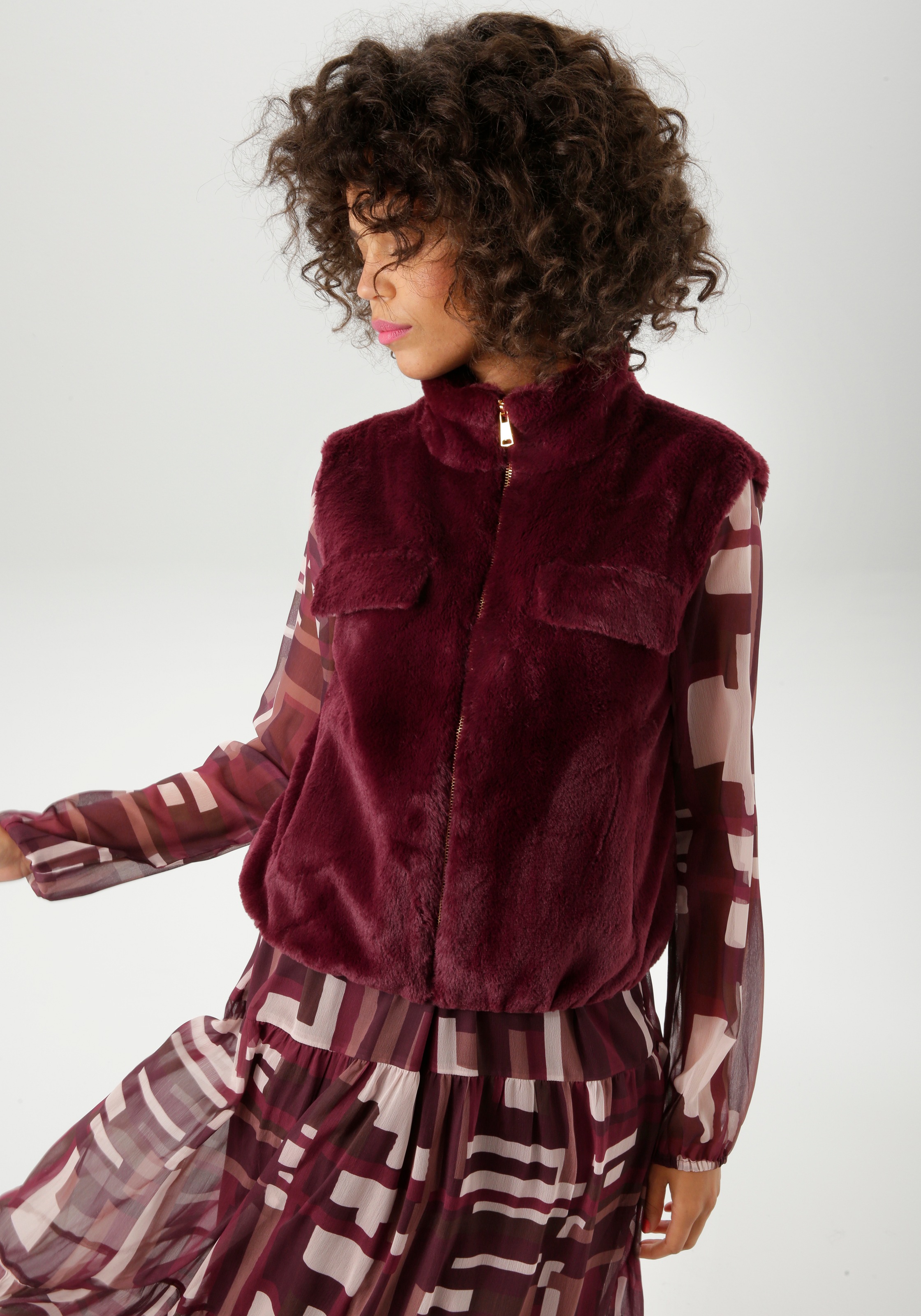 Aniston CASUAL Plüschweste, in trendiger Farbpalette - NEUE KOLLEKTION günstig online kaufen