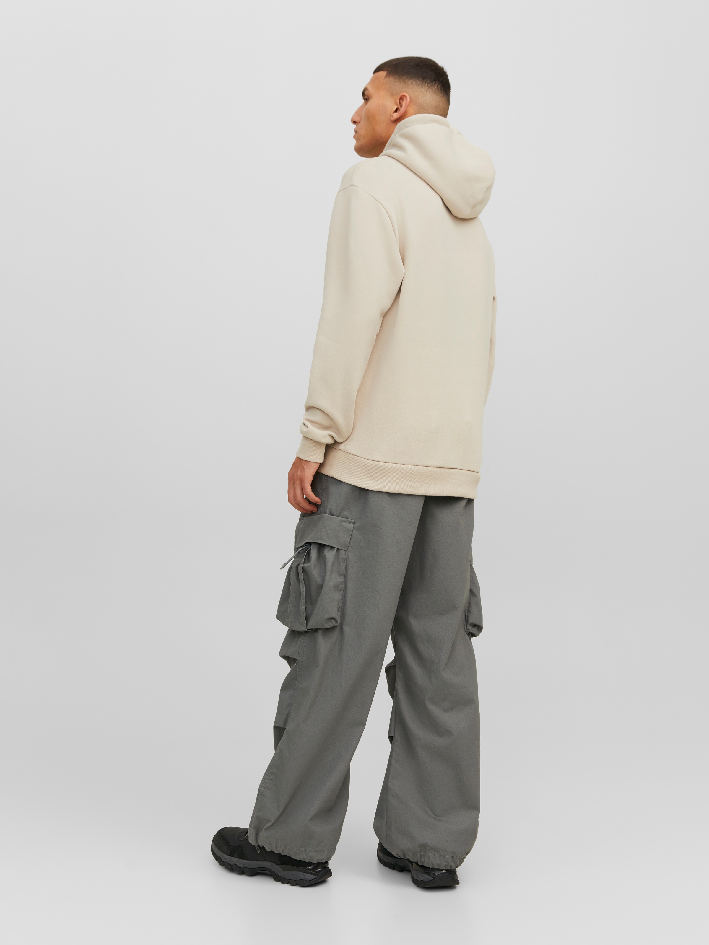 Jack & Jones Kapuzensweatshirt »JJEBRADLEY SWEAT HOOD NOOS«, mit Känguru Tasche
