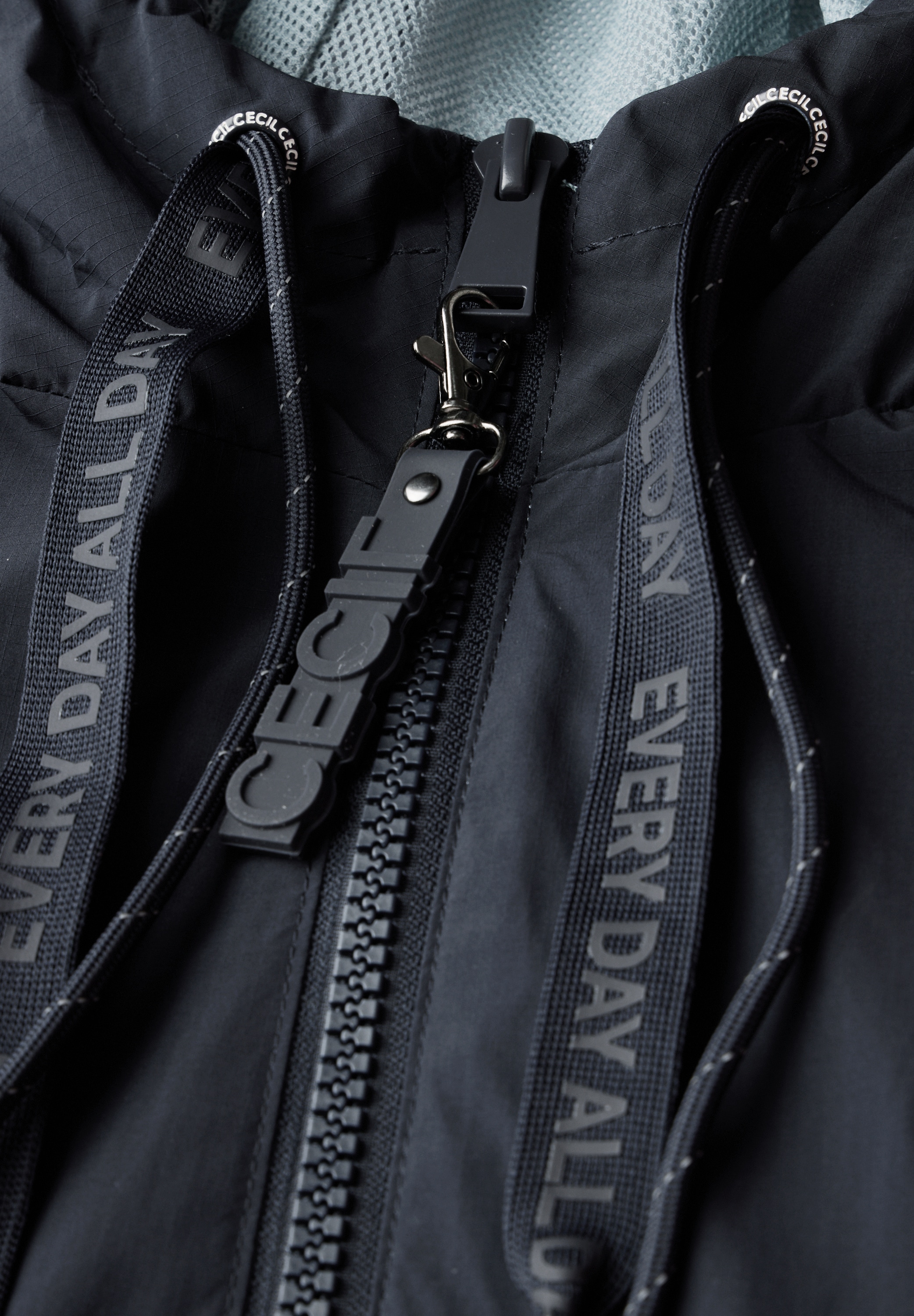 Cecil Windbreaker, mit Kapuze, mit Kapuze mit Tunnelzugband
