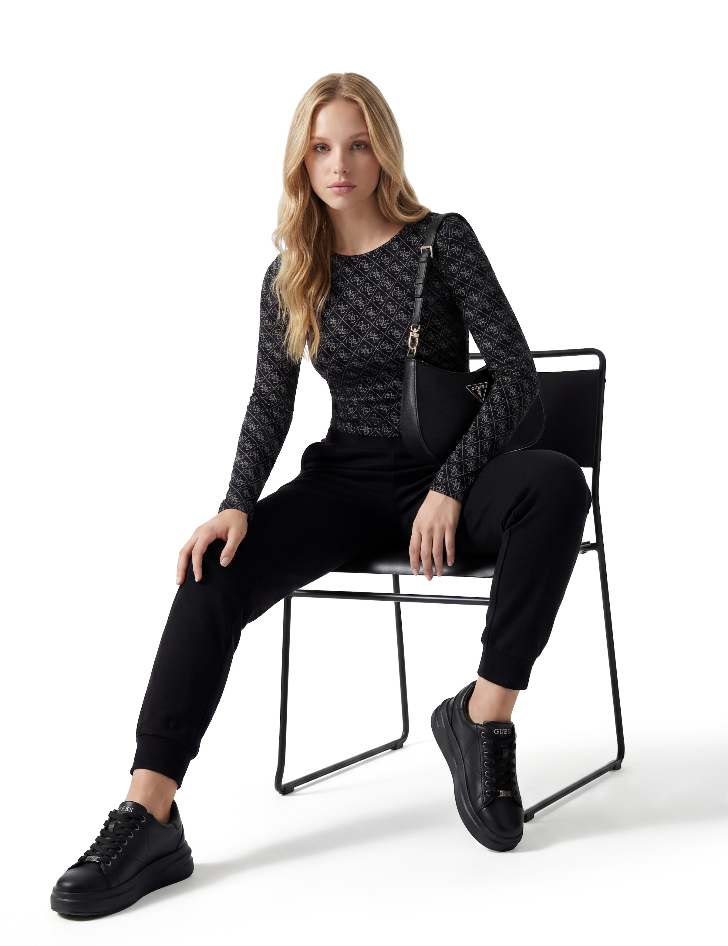 Guess Jogginghose »NEW VICTOIRE SCUBA PANT«  mit Rippbündchen am Beinabschluss