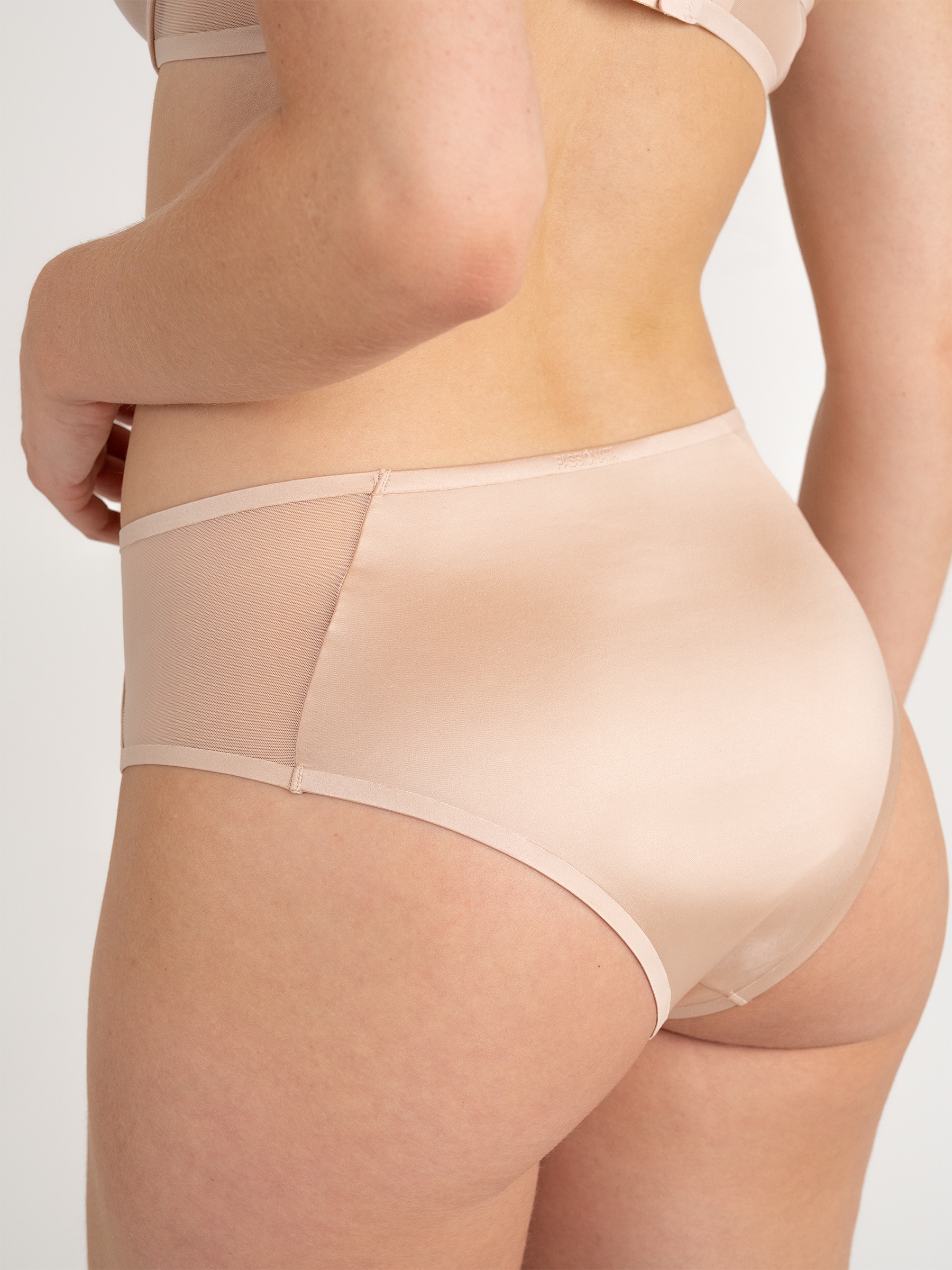 PASSIONATA Taillenslip »BIANCA« leichte Satin-Mikrofaser, elastisch