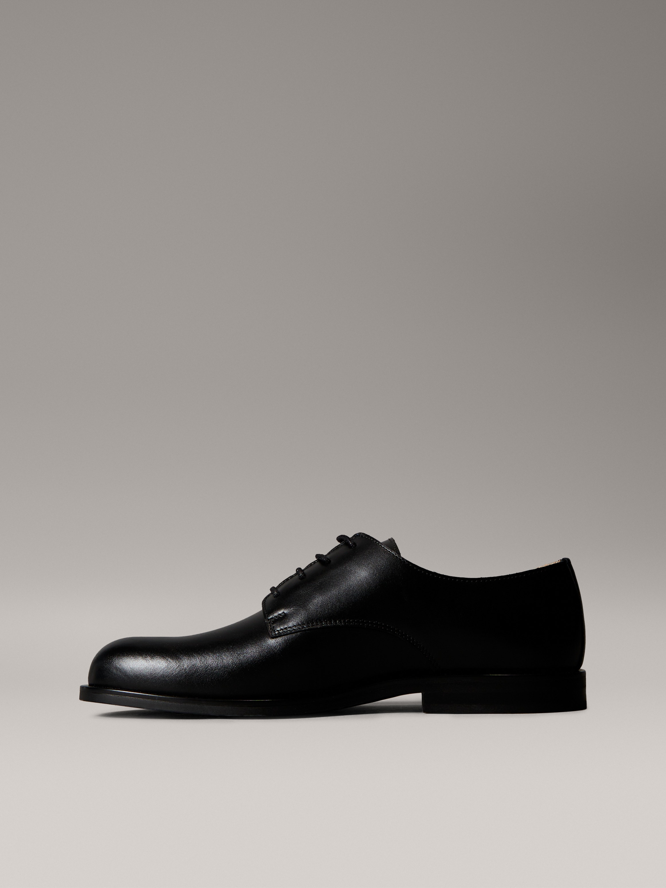 Calvin Klein Schnürschuh »ESS RUBBER DERBY LTH«, Anzugschuh, Business-Schnürer, Klassik-Schnürschuh mit CK-Markenlogo