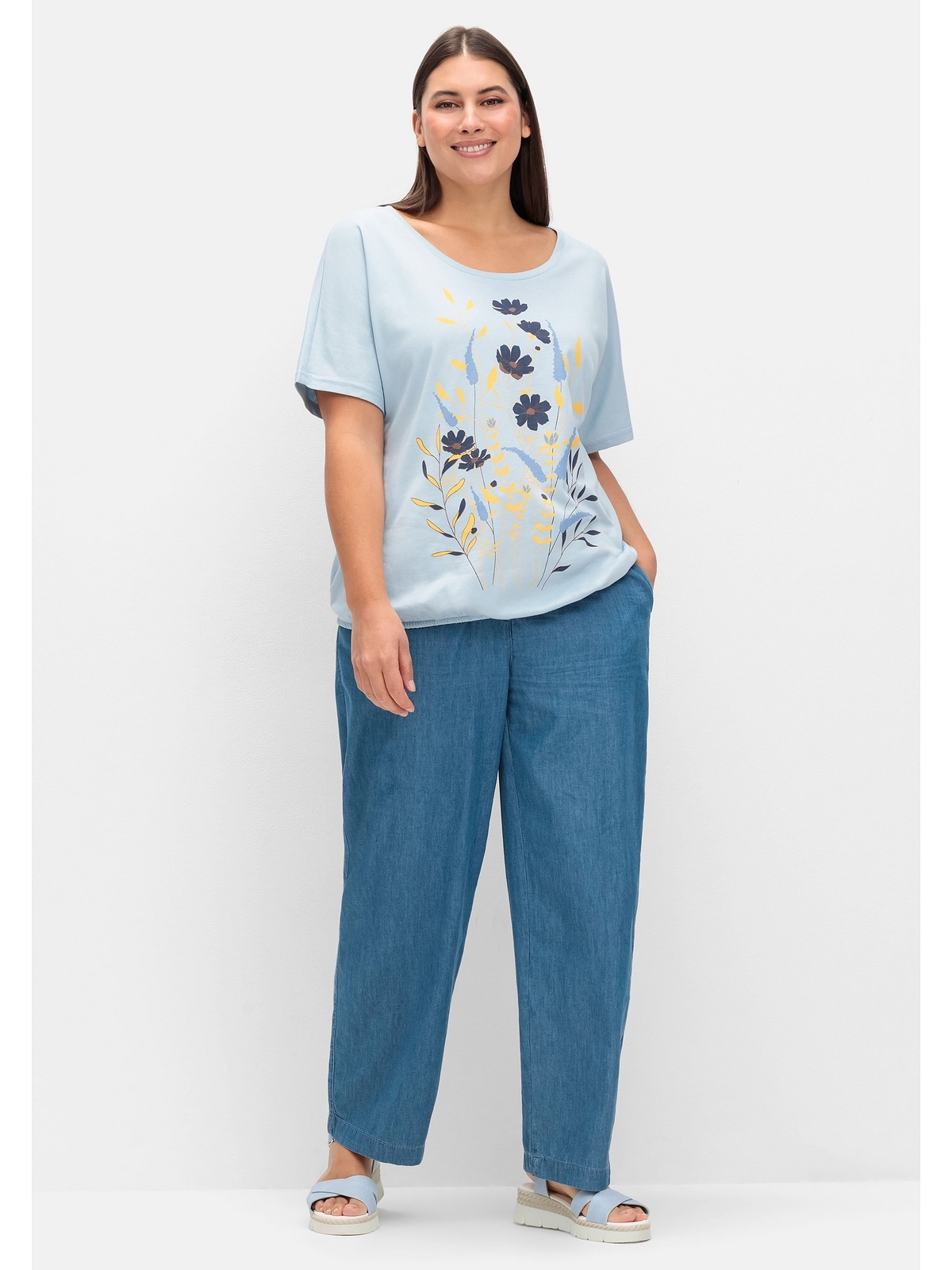 Sheego Rundhalsshirt »Große Größen«, mit Blumen-Frontprint