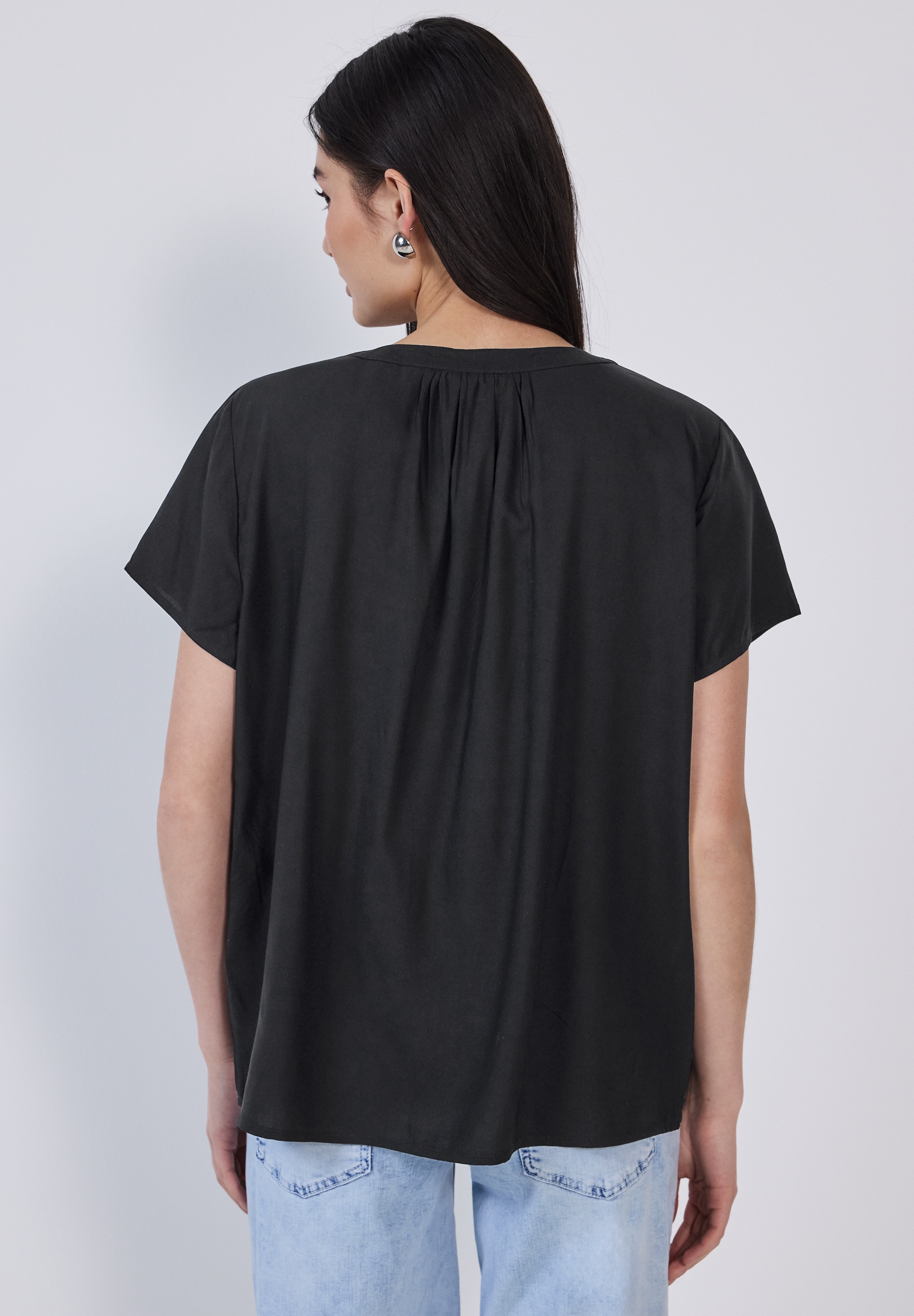 STREET ONE STUDIO Shirtbluse, mit geschlitztem Rundhalsausschnitt