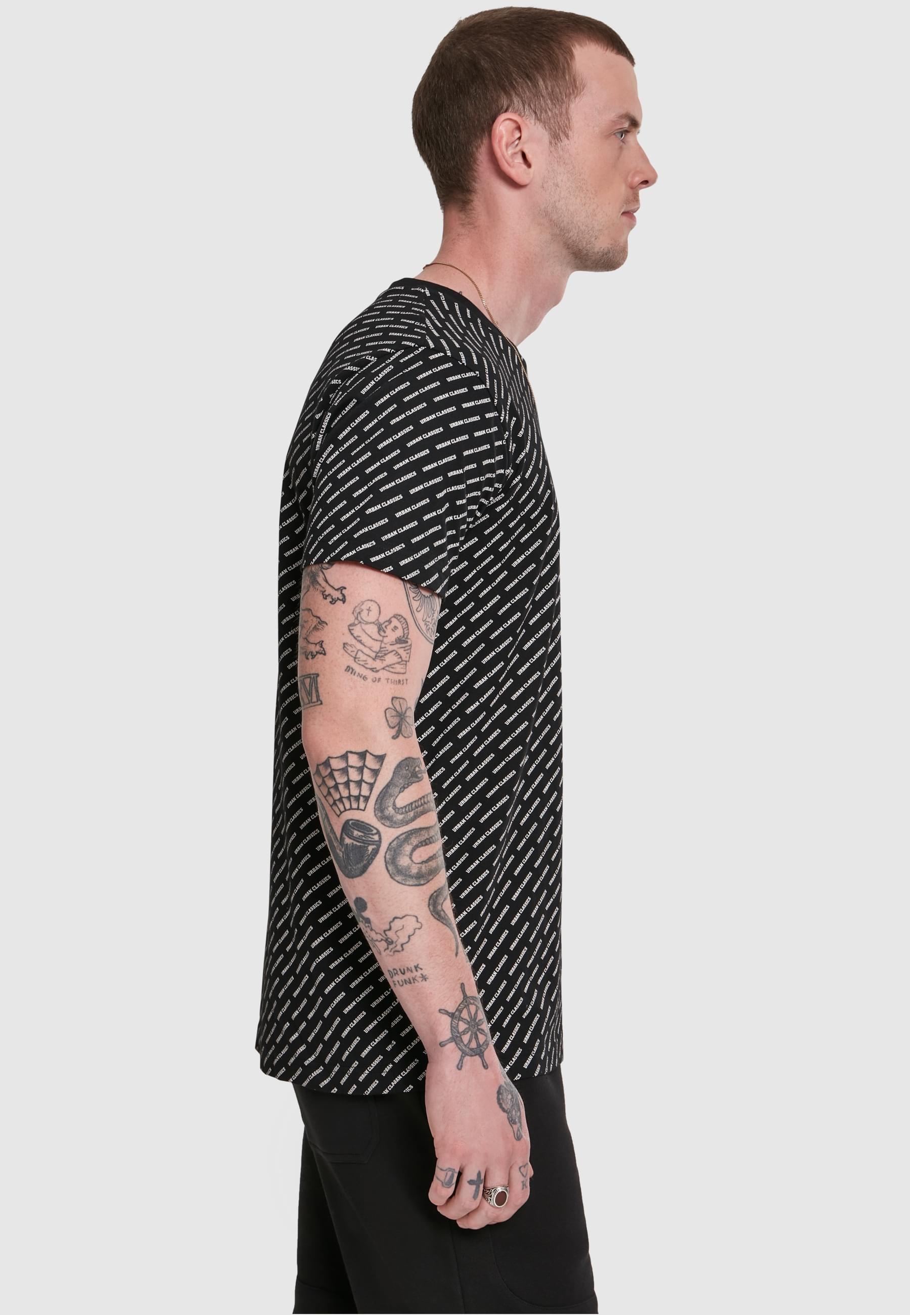 URBAN CLASSICS T-Shirt »Urban Classics Herren Allover Logo Tee«, (1 tlg.)