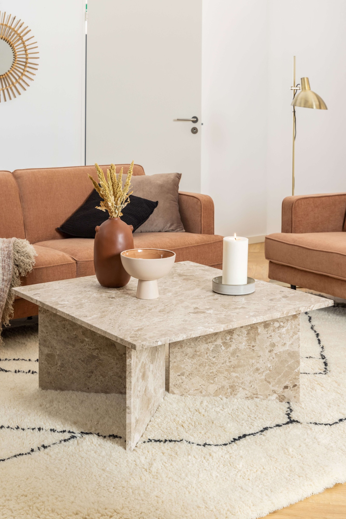 ACTONA GROUP Couchtisch »Vega«, Couchtisch, V-förmig Gestell,matt Latte lackiert Marmor, 90x90x42 cm