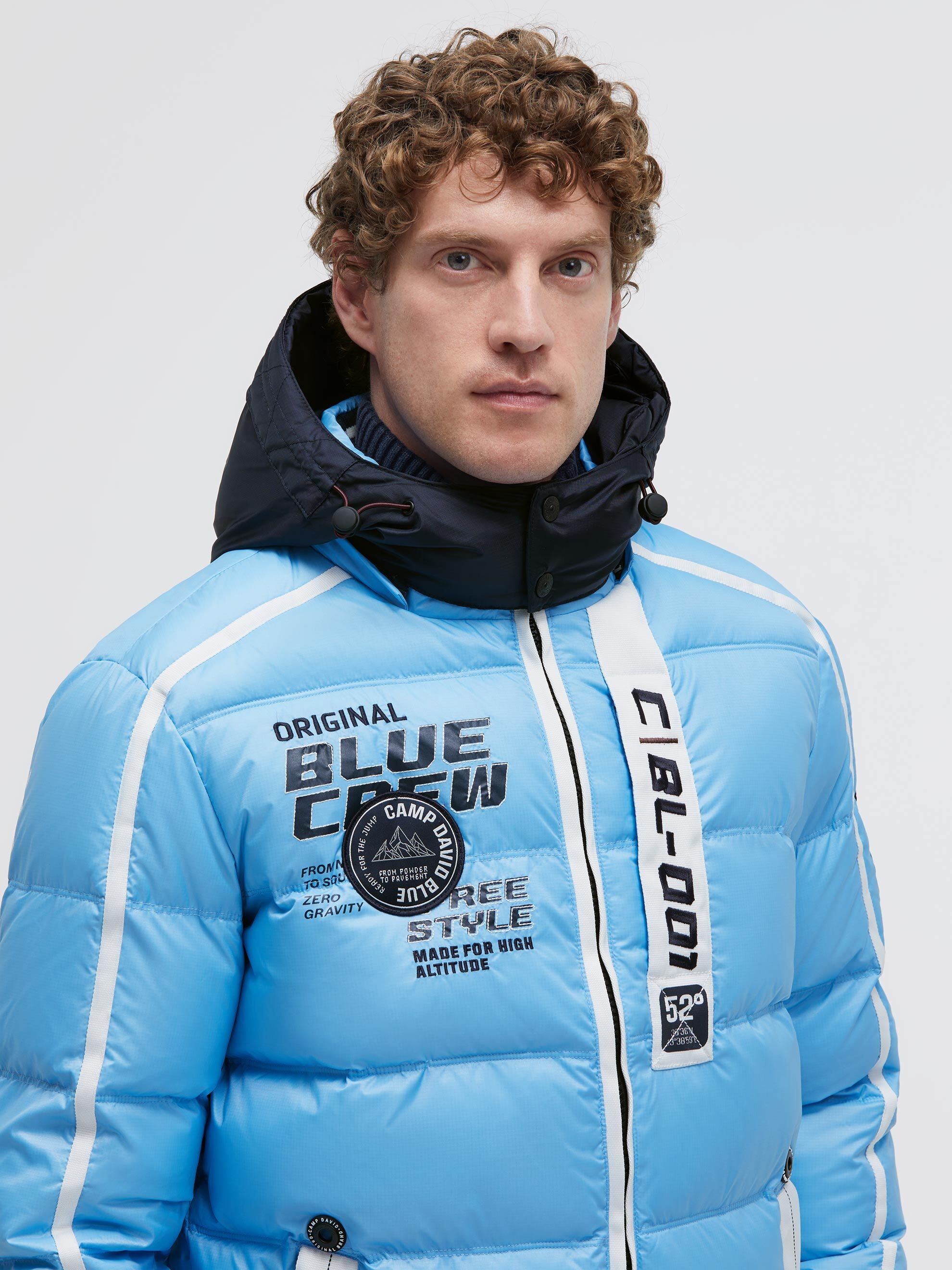 CAMP DAVID Winterjacke mit Kapuze mit Reißverschluss an den Einschubtaschen