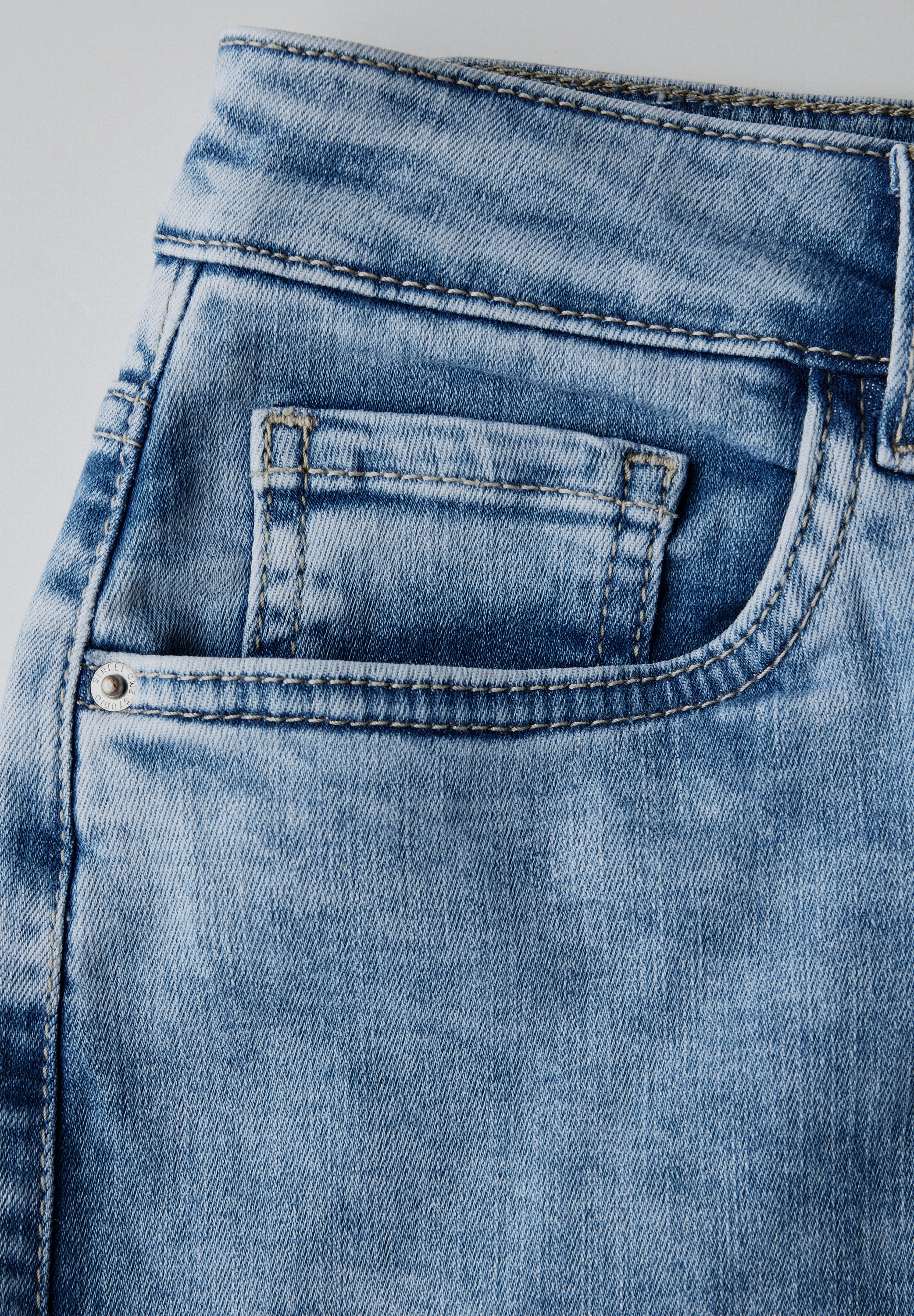 STREET ONE STUDIO Loose-fit-Jeans, im Loose Fit
