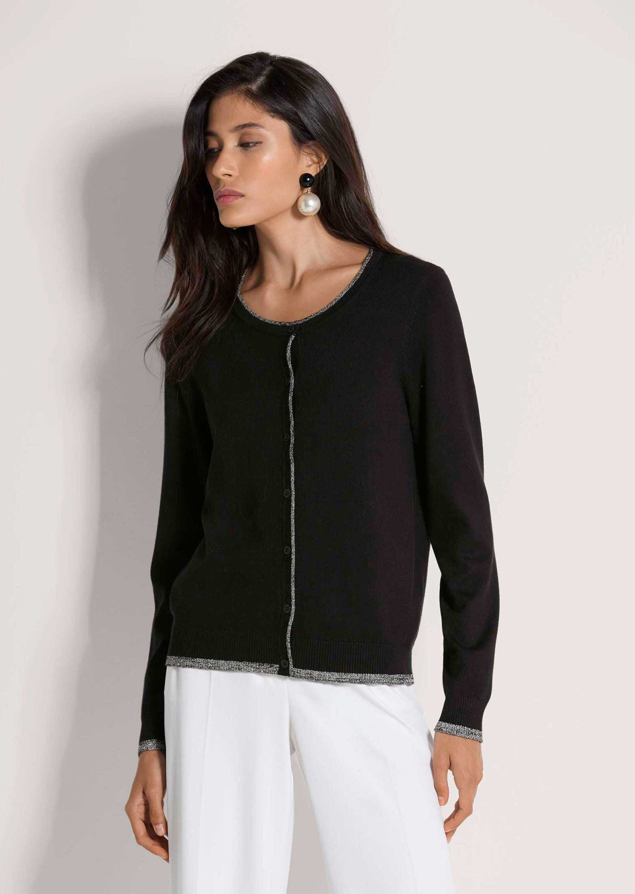 MADELEINE Strickjacke »Strickjacke Lockere Feinstrick-Jacke mit Kontrasten« Schmale Glanzstreifen an Abschlüssen