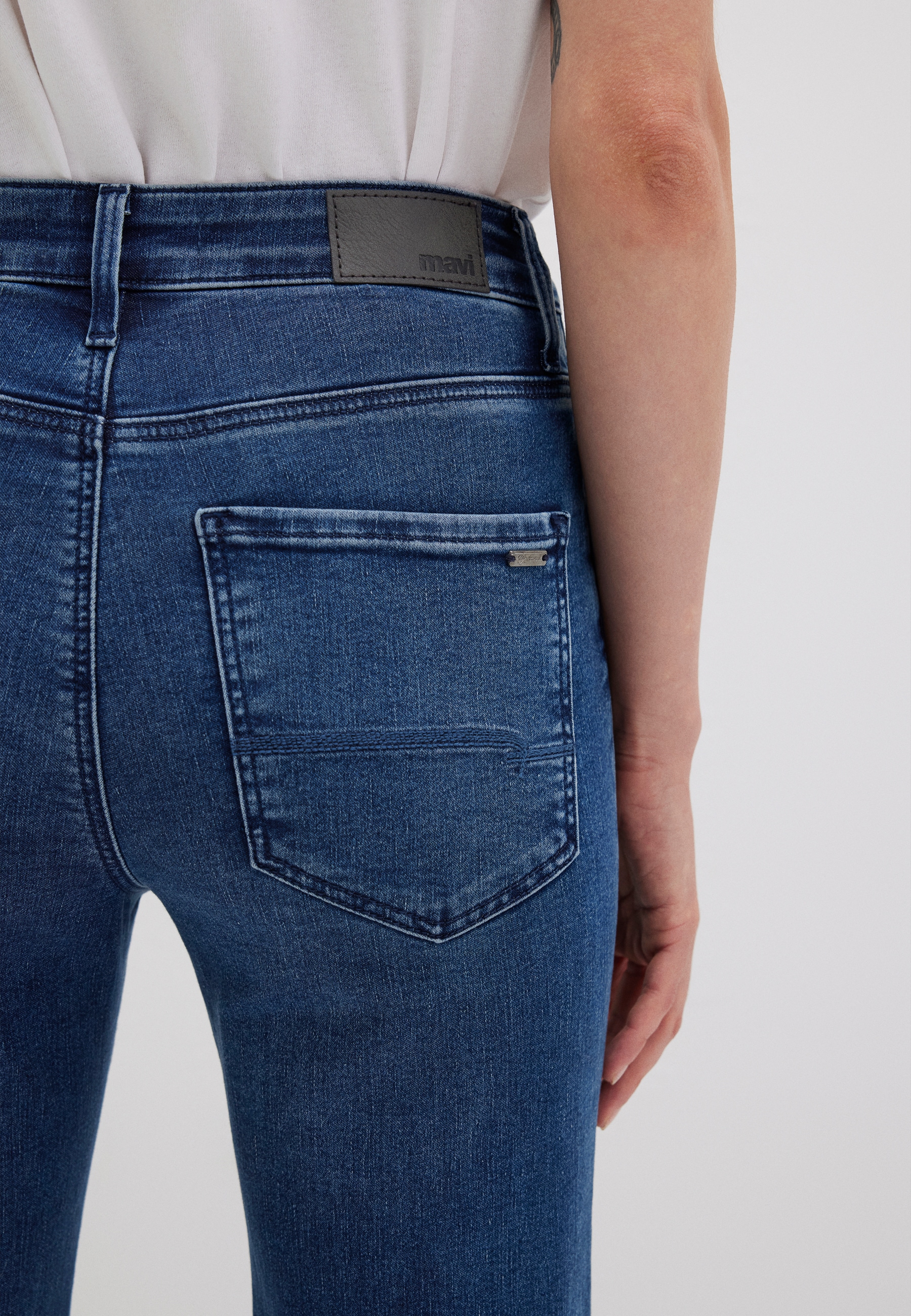 Mavi Straight-Jeans »KENDRA«, gerde Form