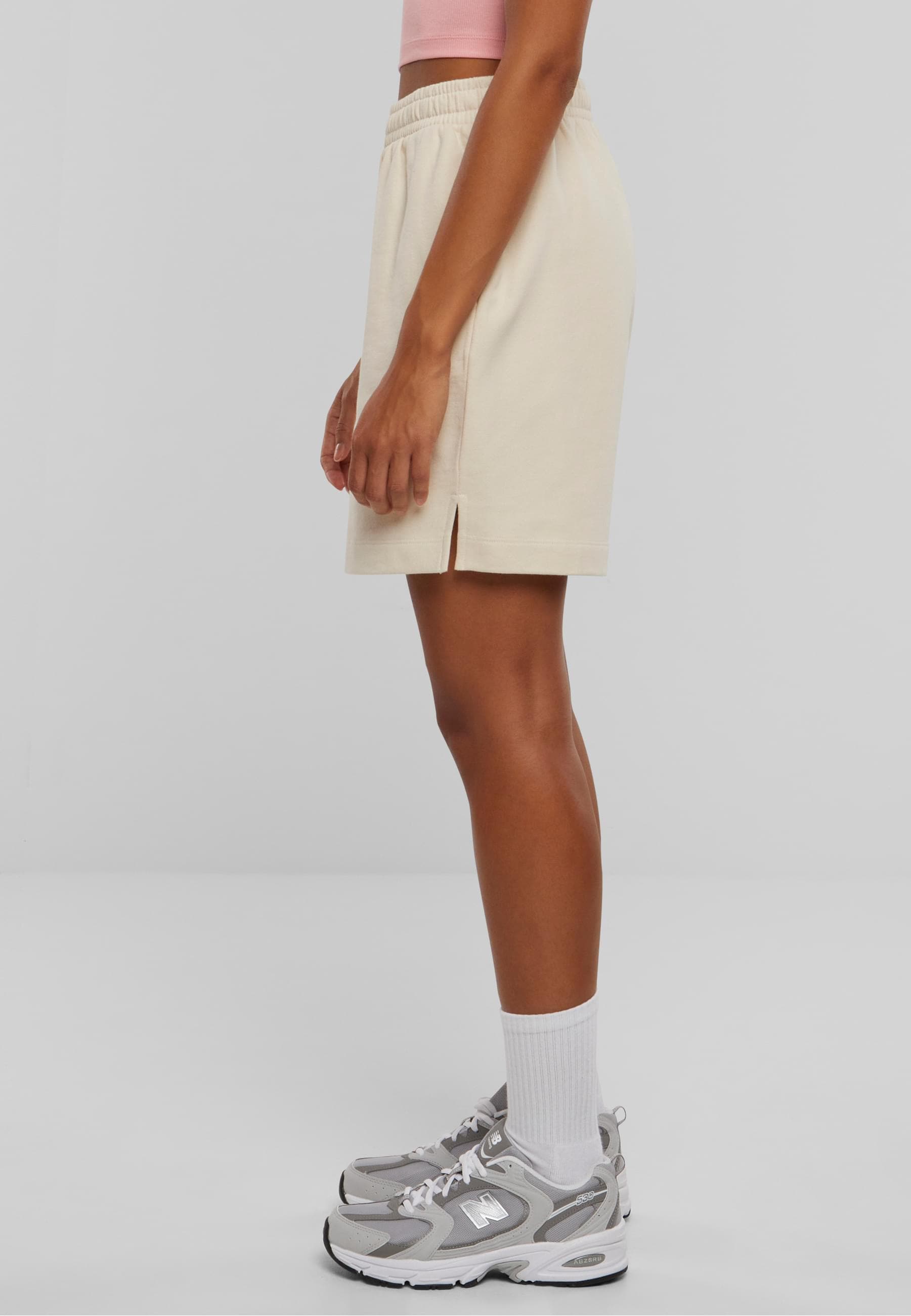 URBAN CLASSICS Sweatshorts »Urban Classics Damen Ladies Organic Terry Bermuda Pants«, (1 tlg.)